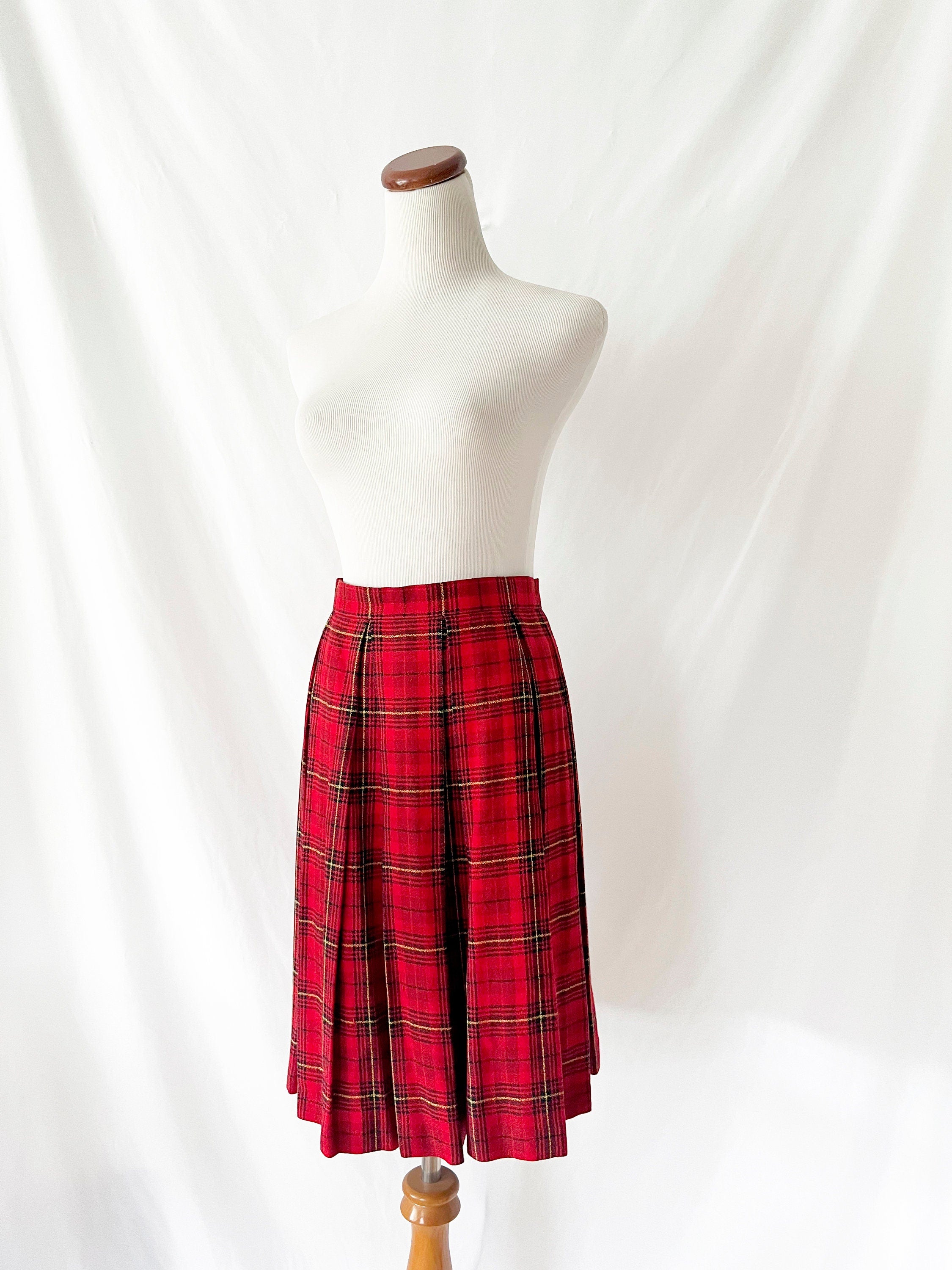 1990s pleated red plaid skirt size 6