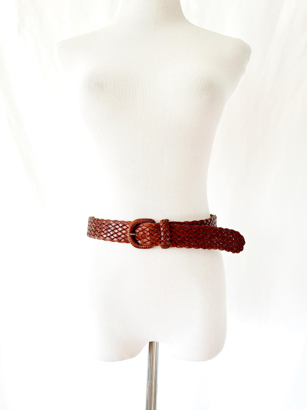 leather woven belt / banana republic / small