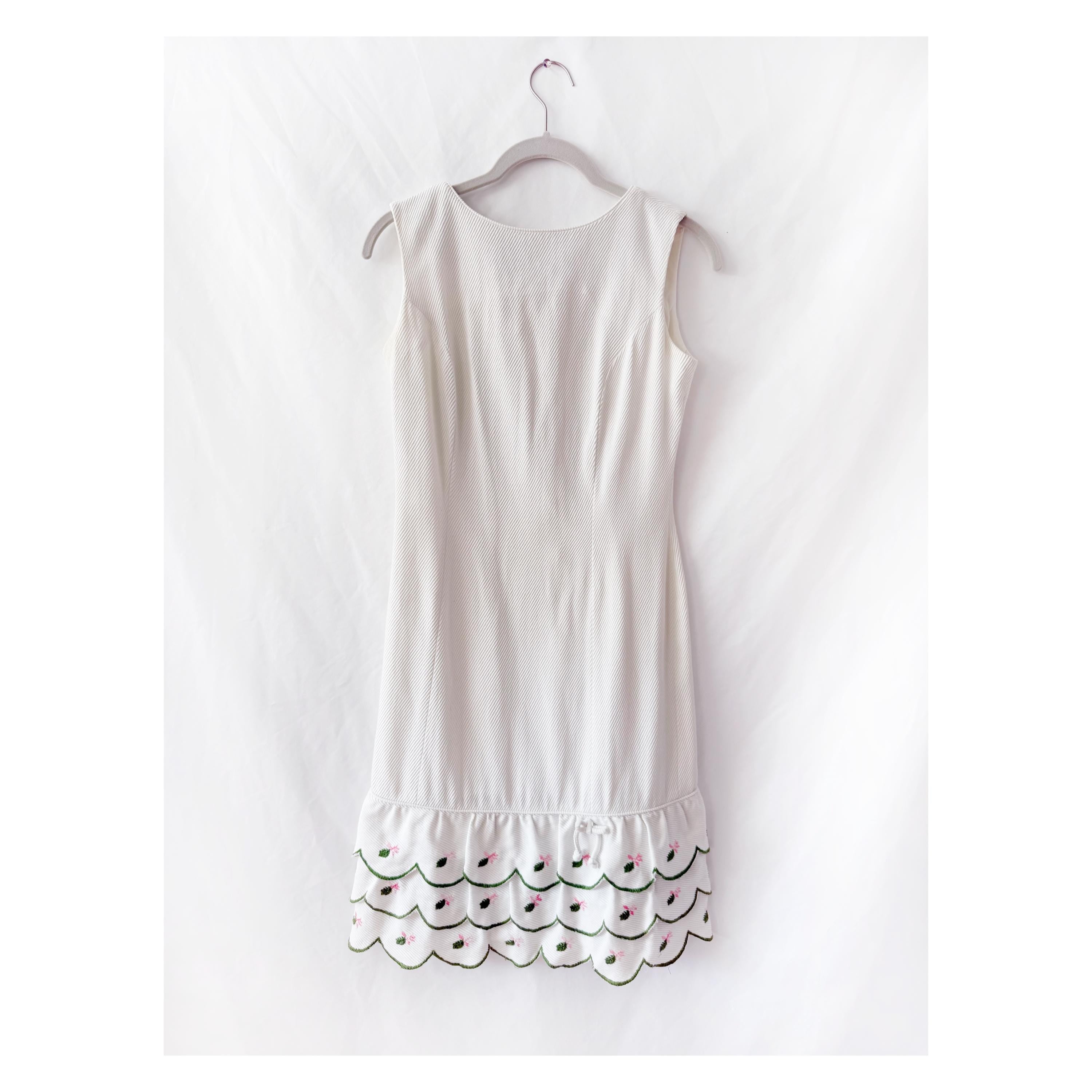 Maggi Stover 1960s White Cotton Sheath Dress with Embroidery XS