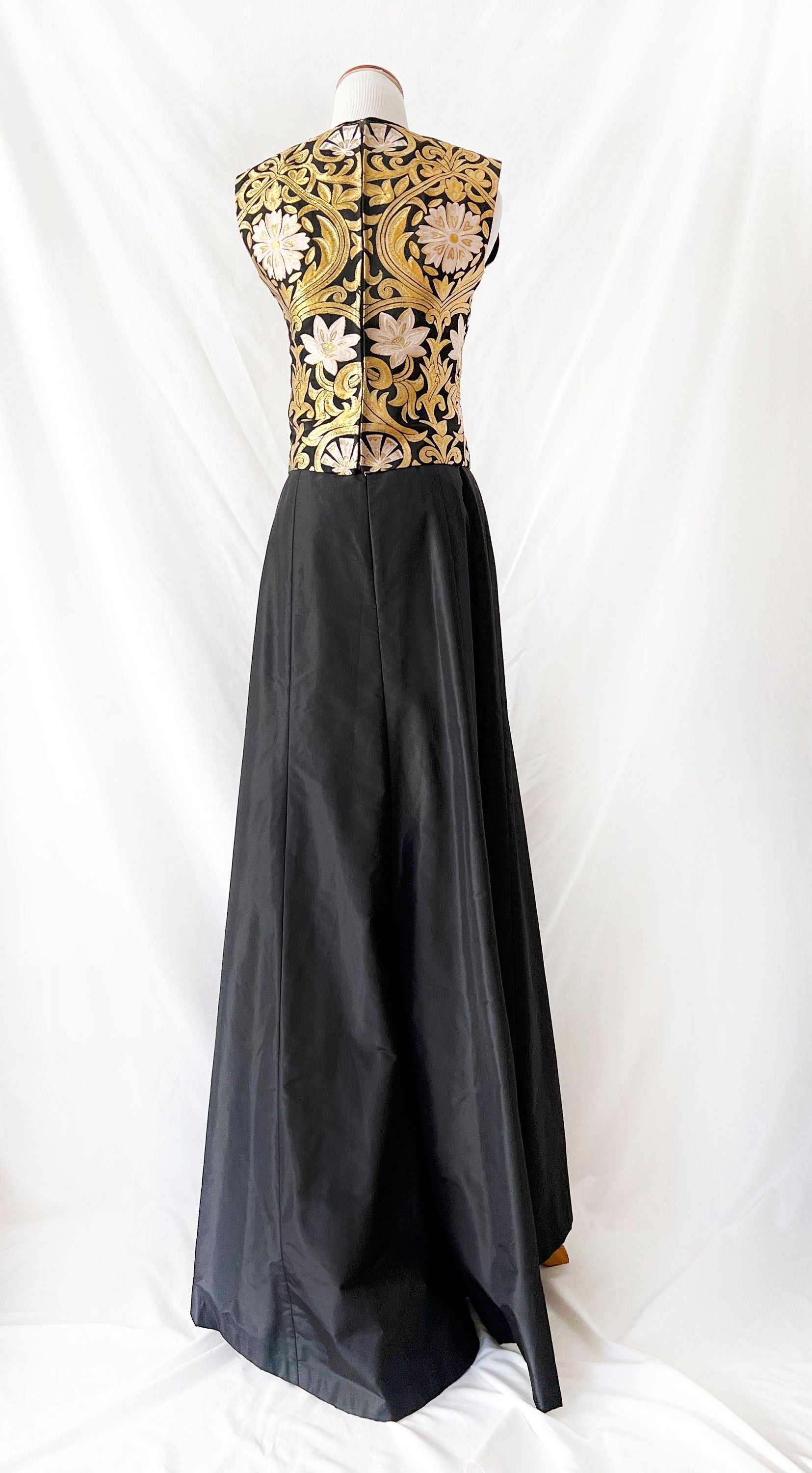 Vintage Gold Brocade Top & Badgley Mischka Silk Skirt Set: Size 6 Formal Wear