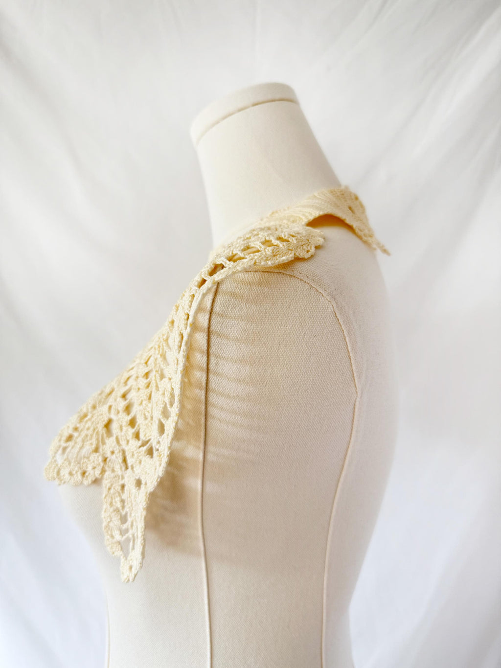 1950's Cotton Creme CROCHET COLLAR