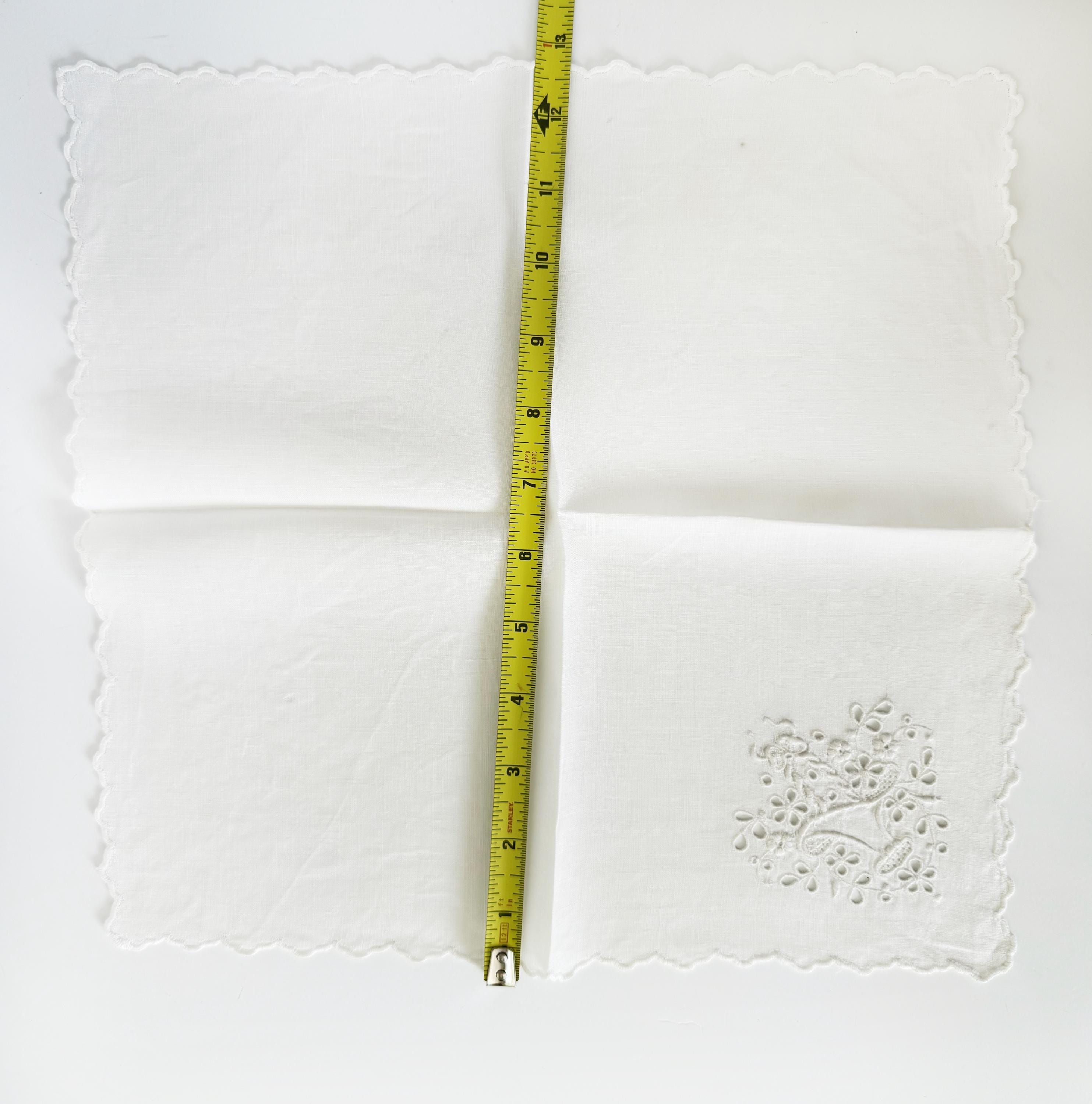 Vintage White Cotton Napkins / Floral Basket Cutout   / Set of 3