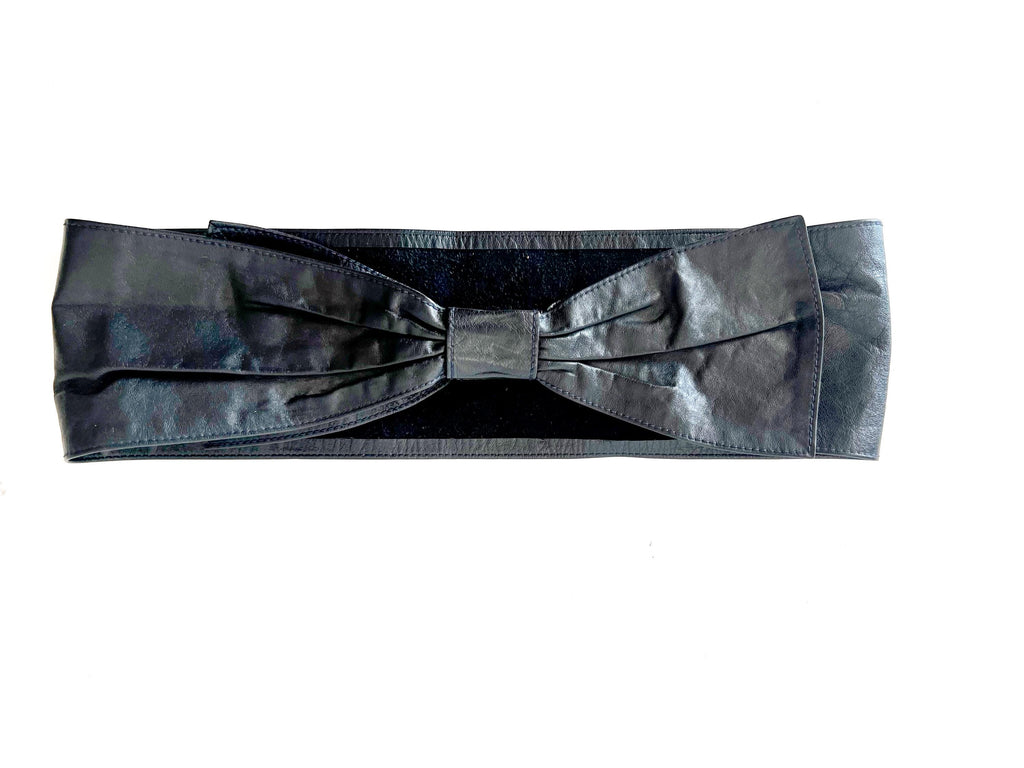 black leather bow belt medium / large