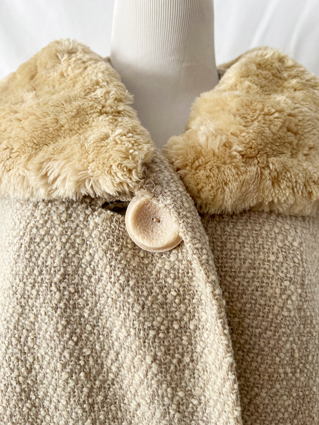 Vintage 1960s Swing Coat, Big Buttons, Retro Mod 60s Winter Jacket, Medium