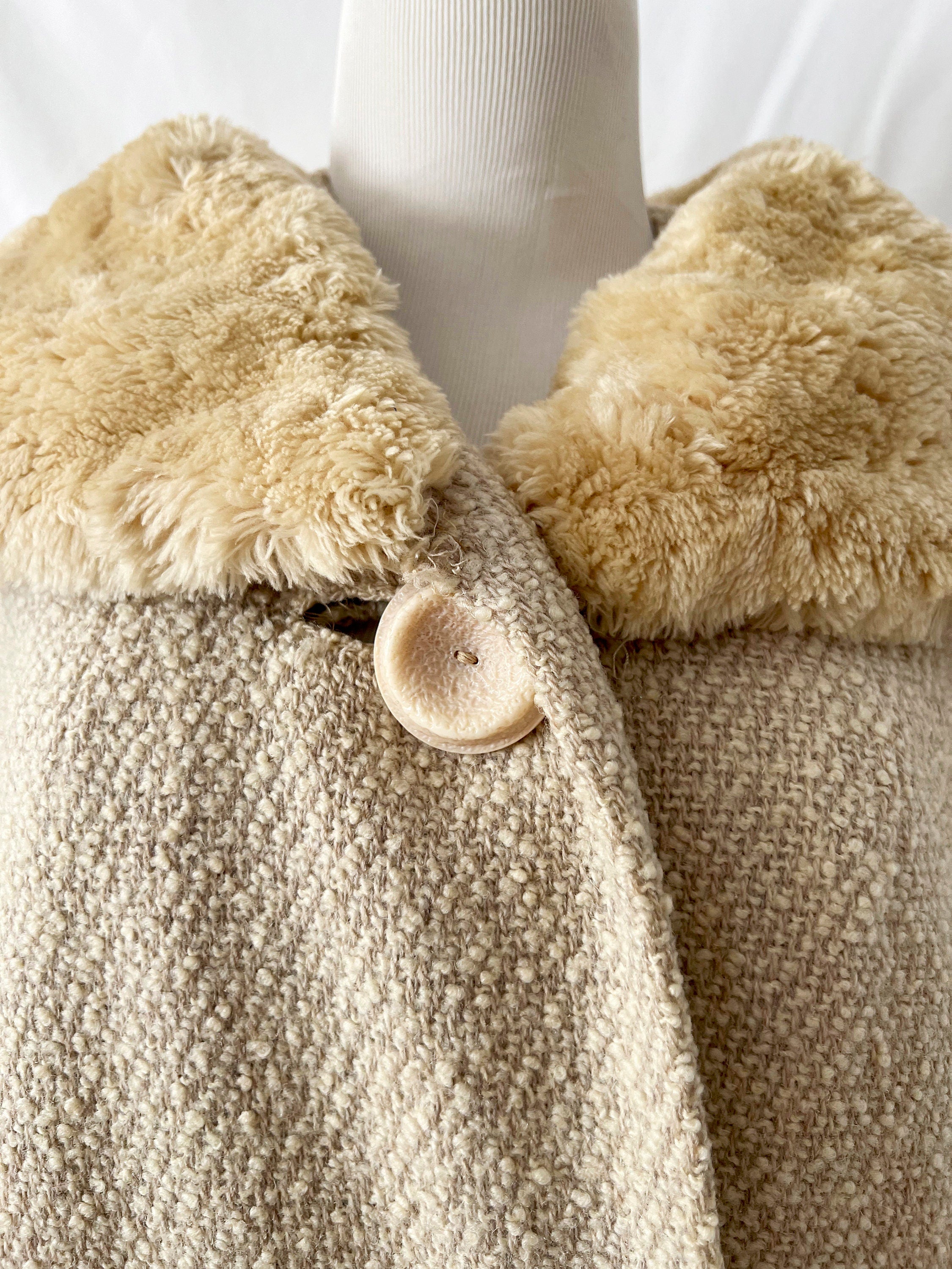 Vintage 1960s Swing Coat, Big Buttons, Retro Mod 60s Winter Jacket, Medium