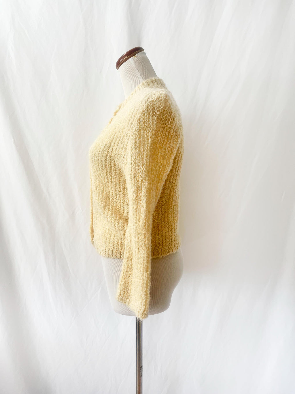 vntg 1960s cardigan with rhinestone buttons / wool / light yellow / huddlespun / medium