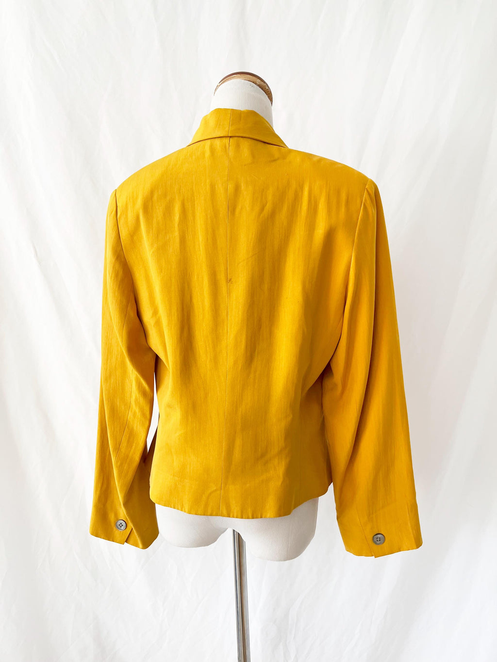 yellow  anne klein II silk blazer size 10