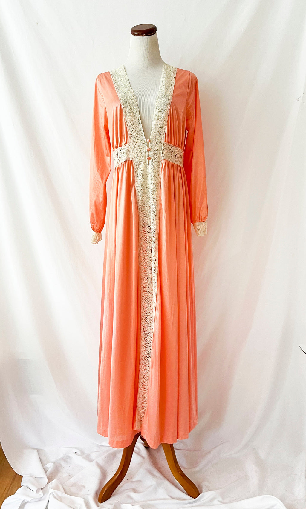 miss elaine 1970s vintage pegninoir robe sexy long house dress  medium