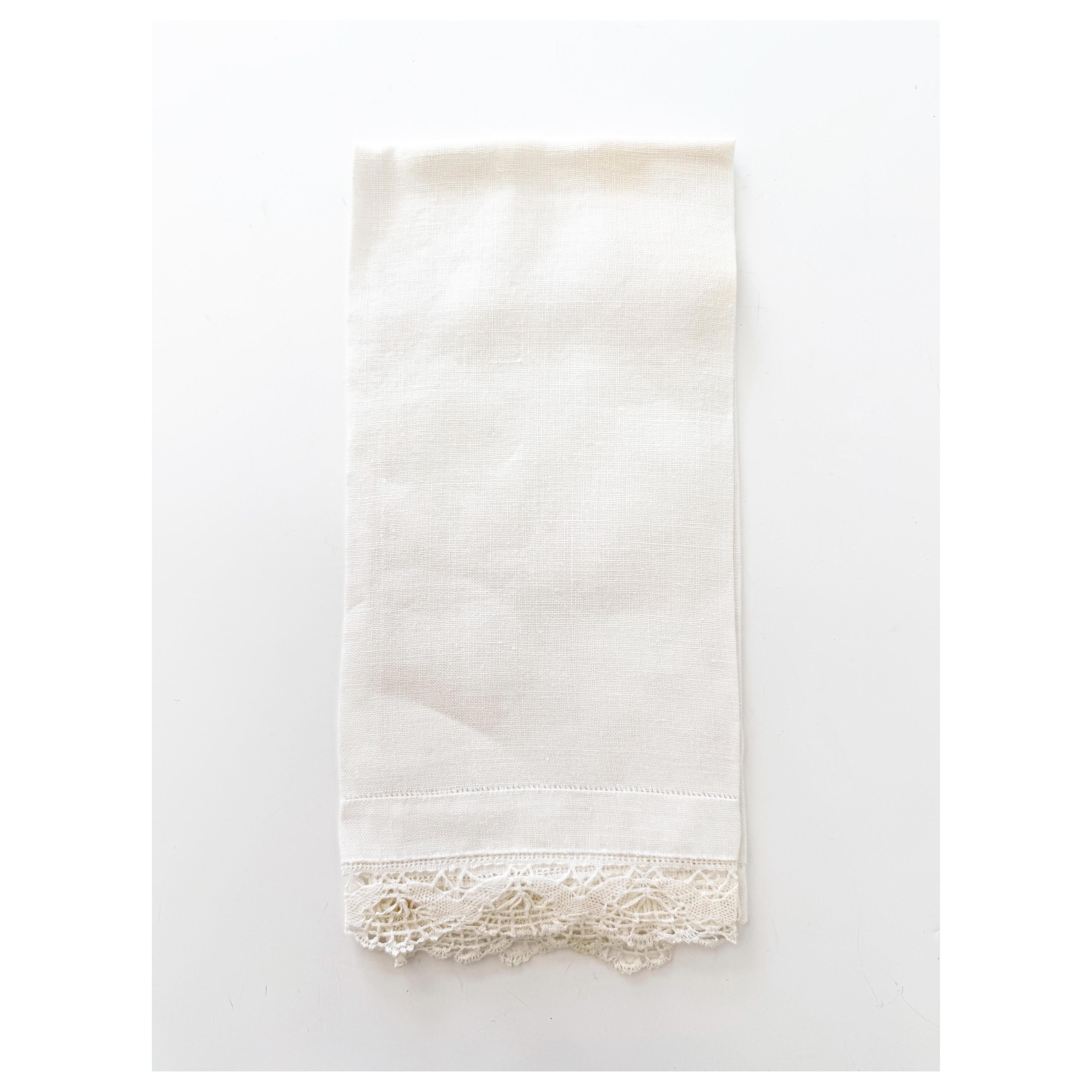 Vintage Linen and Lace Fingertip Towel