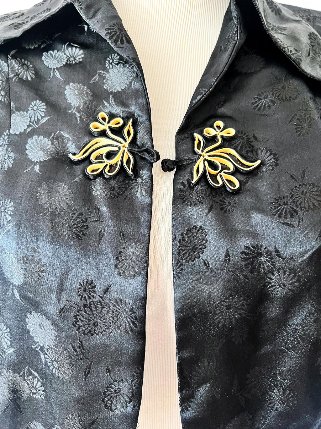 vintage 1940s black silk jacket cropped made in hong kong small