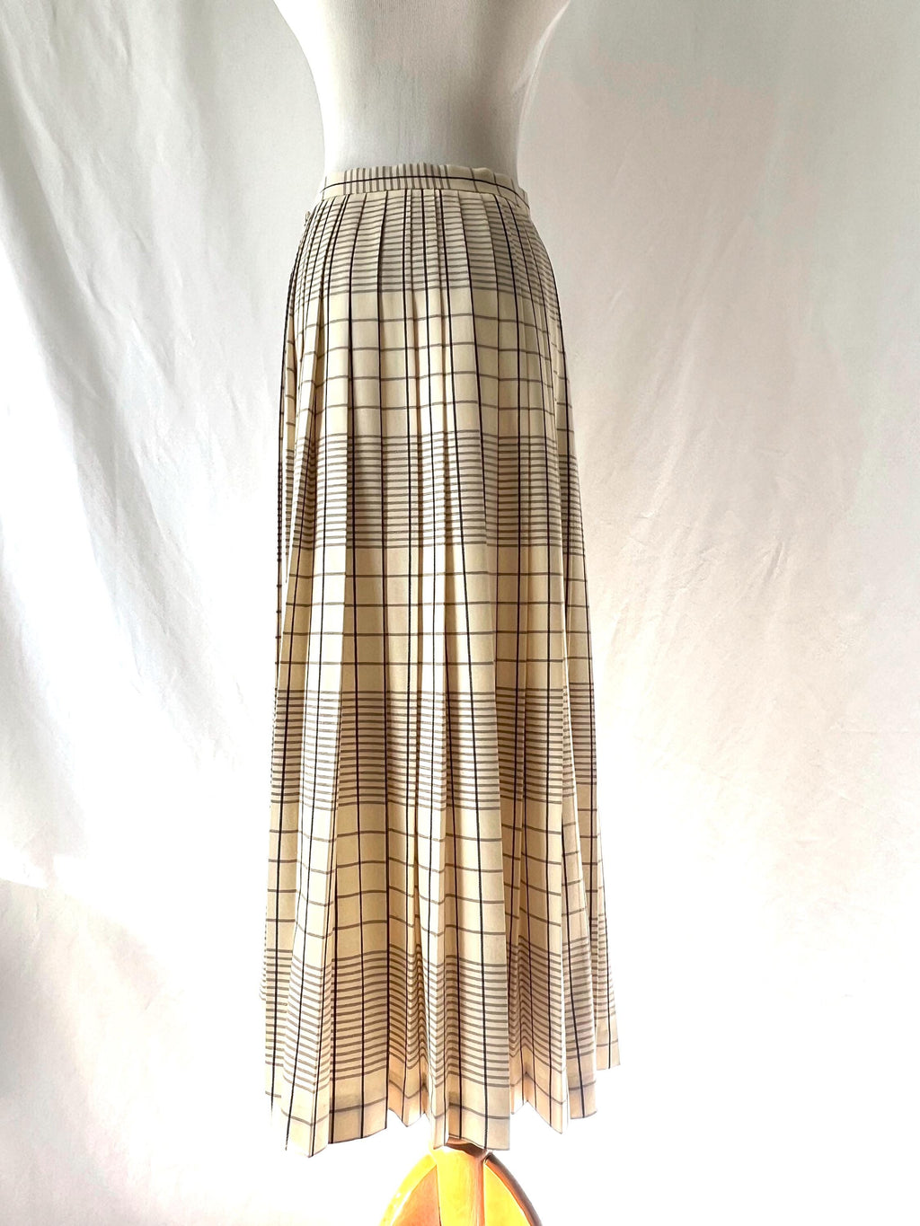 vintage white pleated skirt / wool plaid skirt / evan-picone / medium