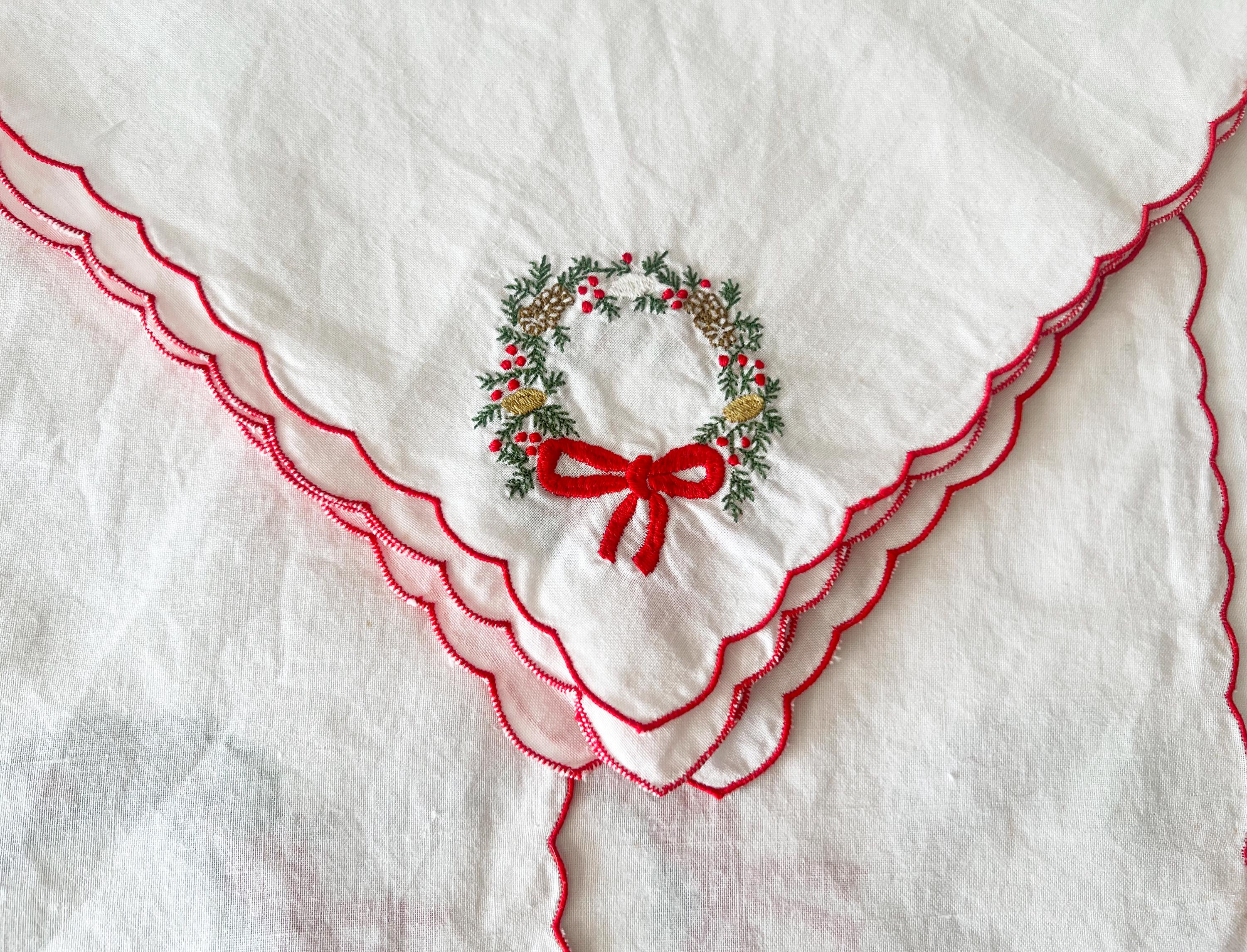 christmas wreath placemats and napkins