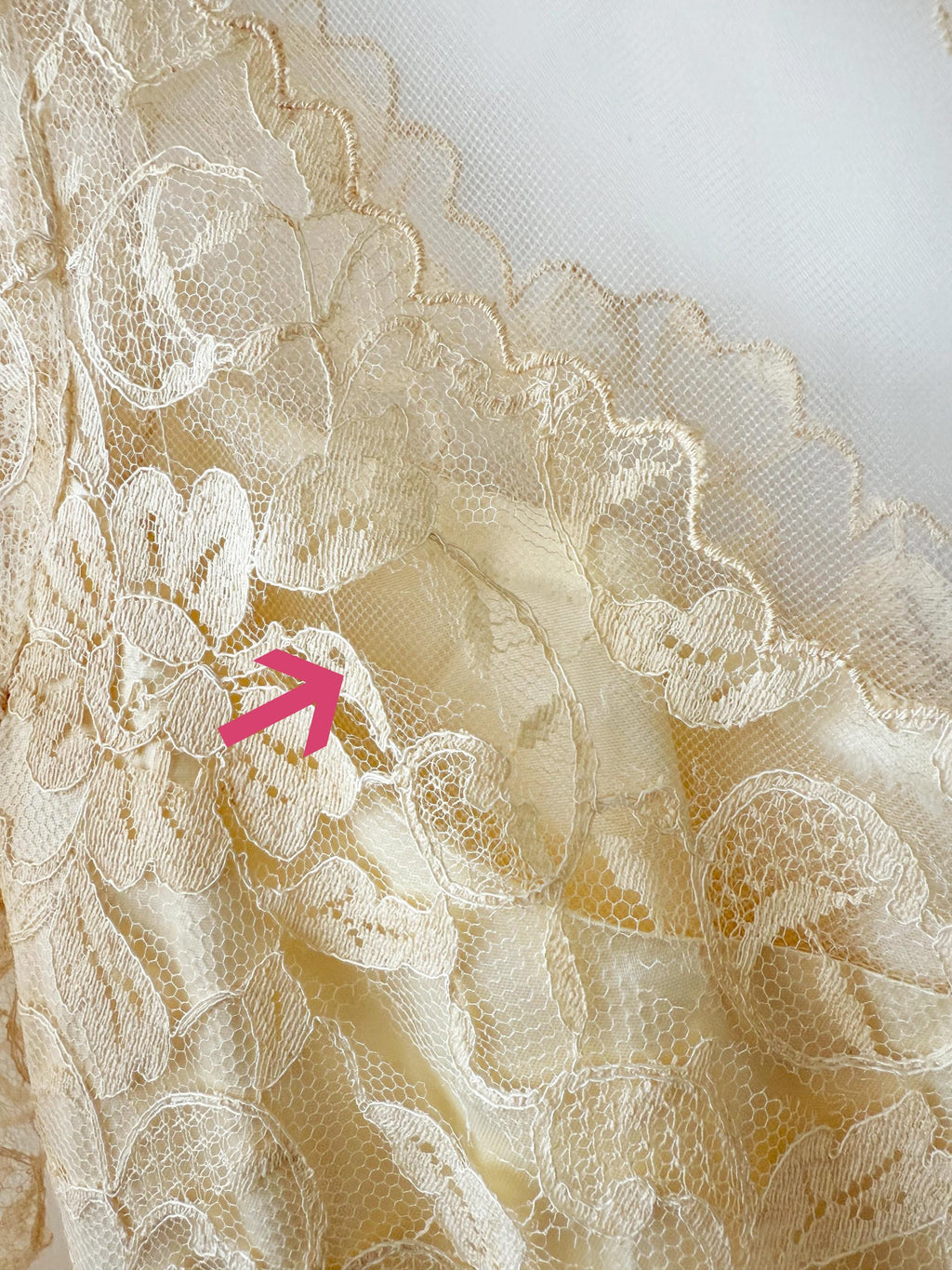 1940s Lace Wedding Dress Size 2  / Needs repairs or Reuse materials