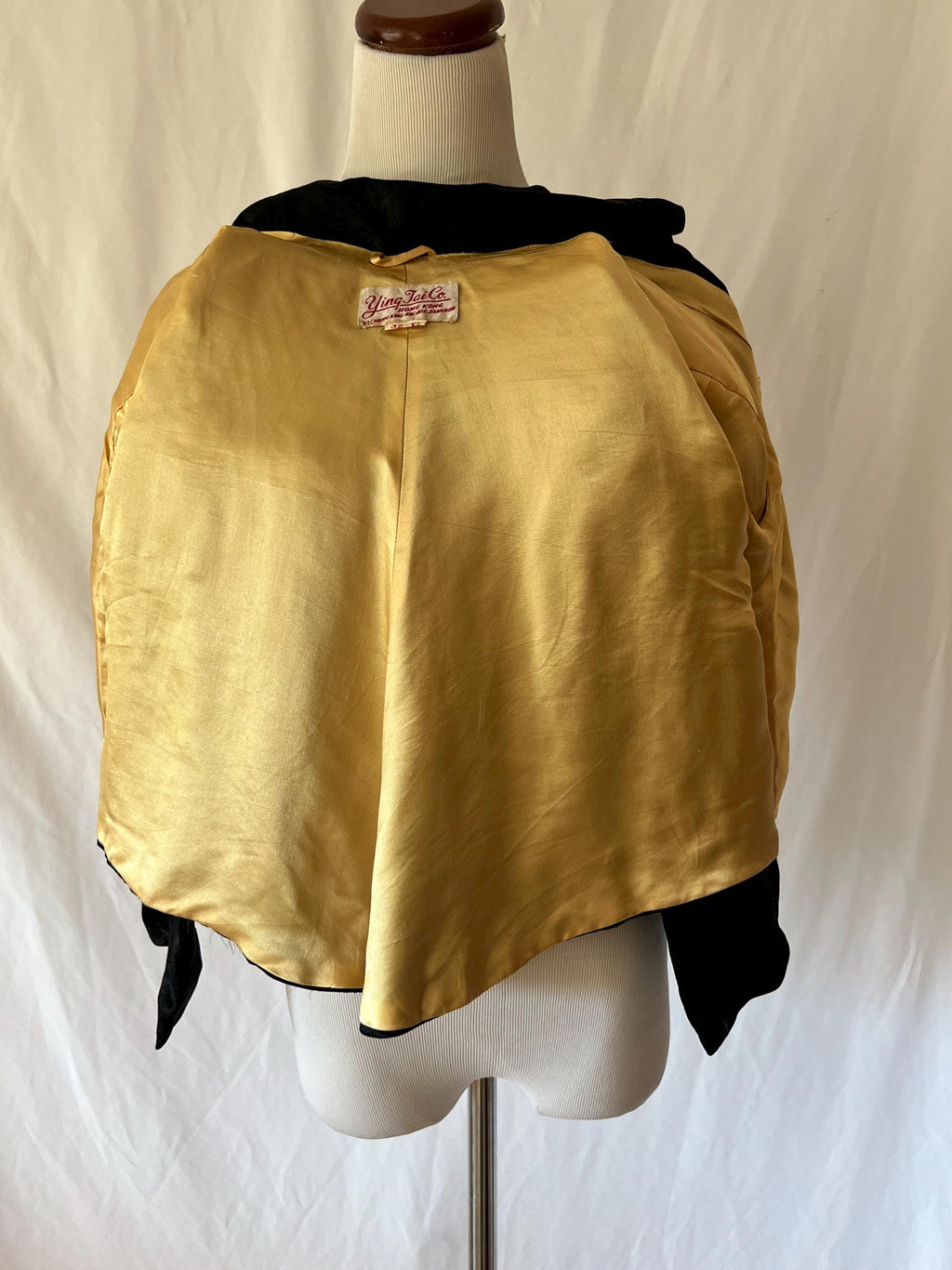 vintage 1940s black silk jacket cropped made in hong kong small