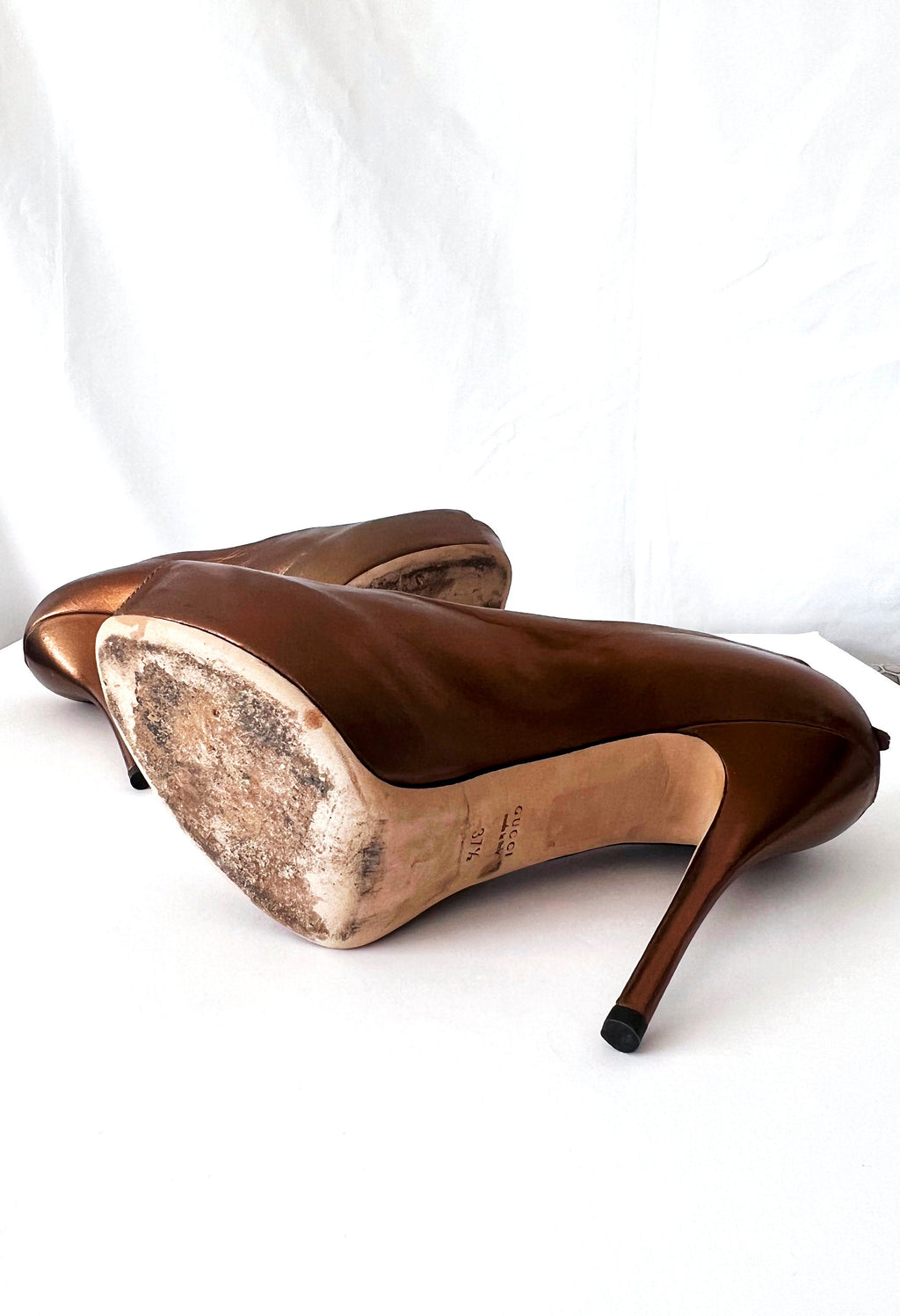 Gucci Bronze Stiletto Peeptoe Platform eu 37.5 US Size 7