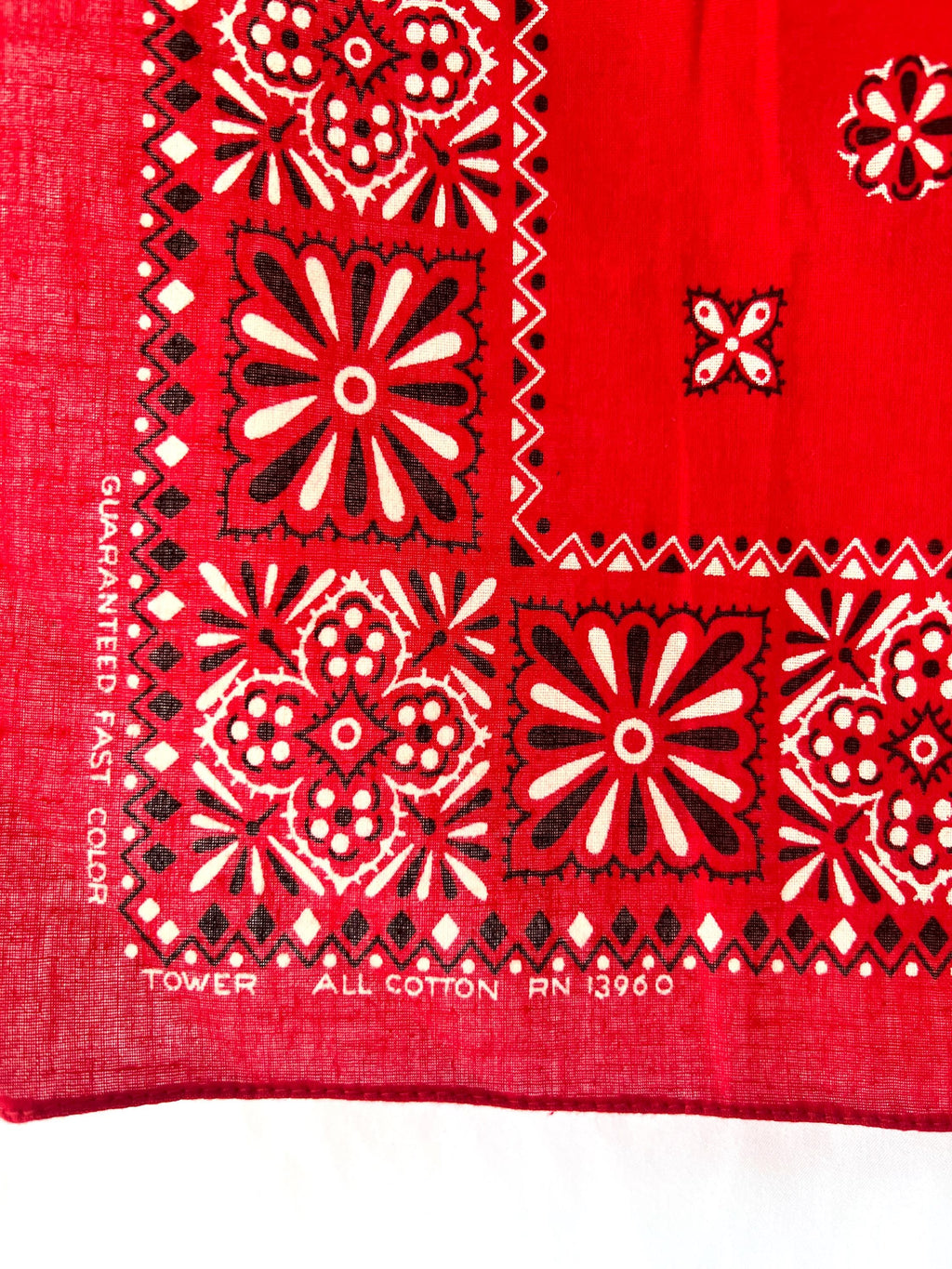 vintage  1950s classic red bandana / rn13960