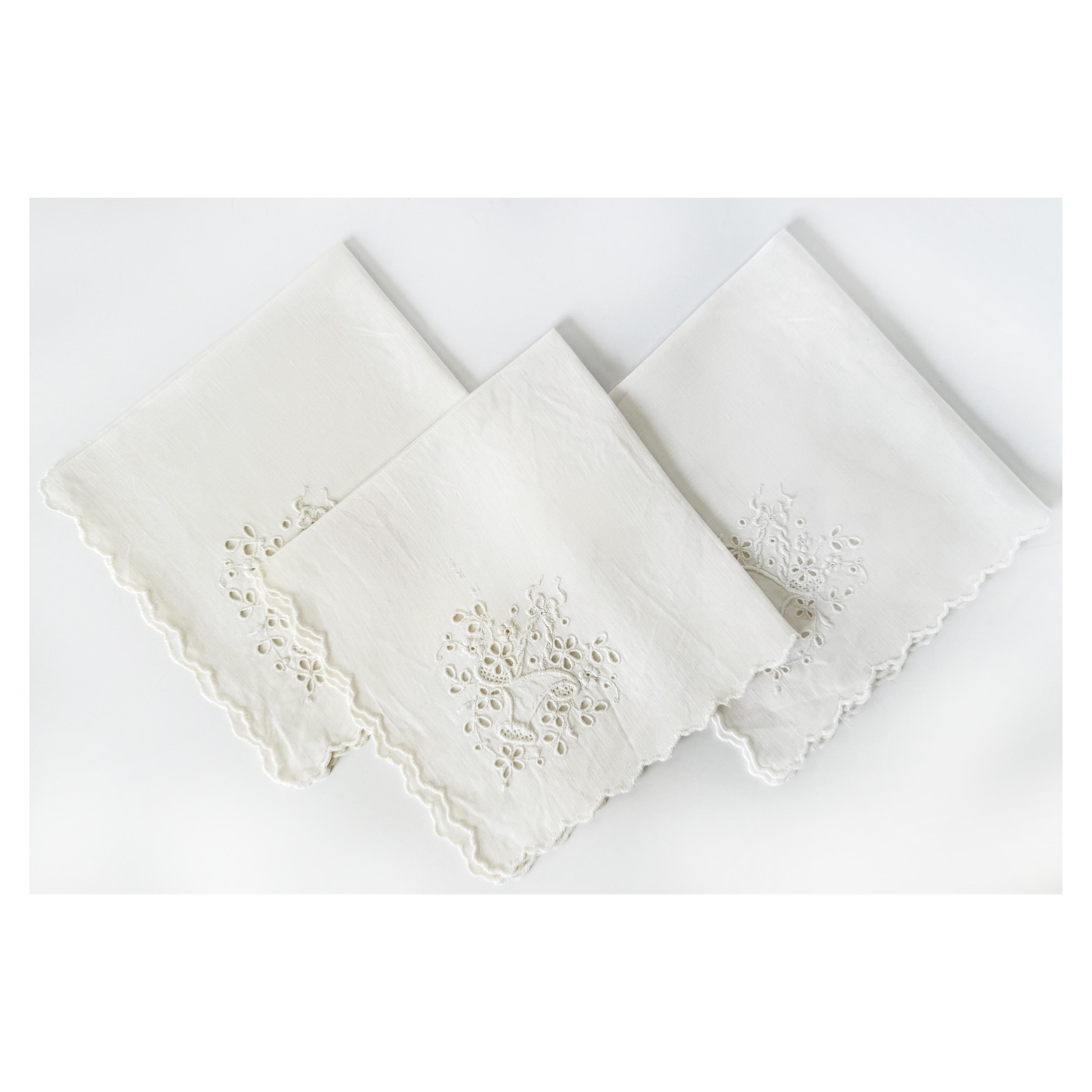 Vintage White Cotton Napkins / Floral Basket Cutout   / Set of 3