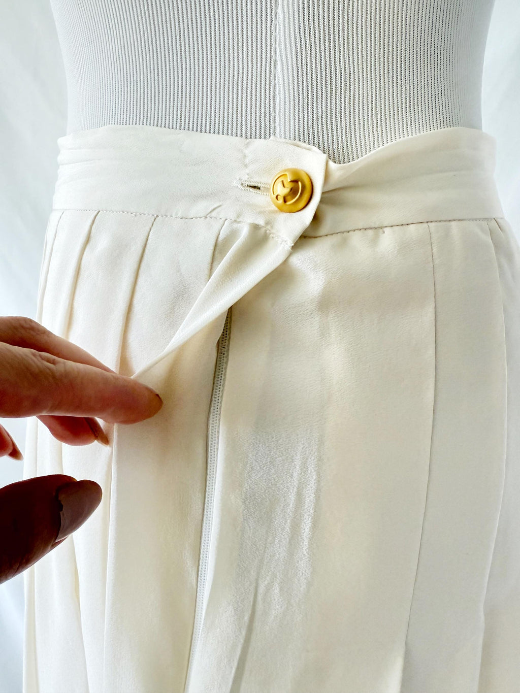 White Pleated Silk Skirt Mila Schon 27 waist
