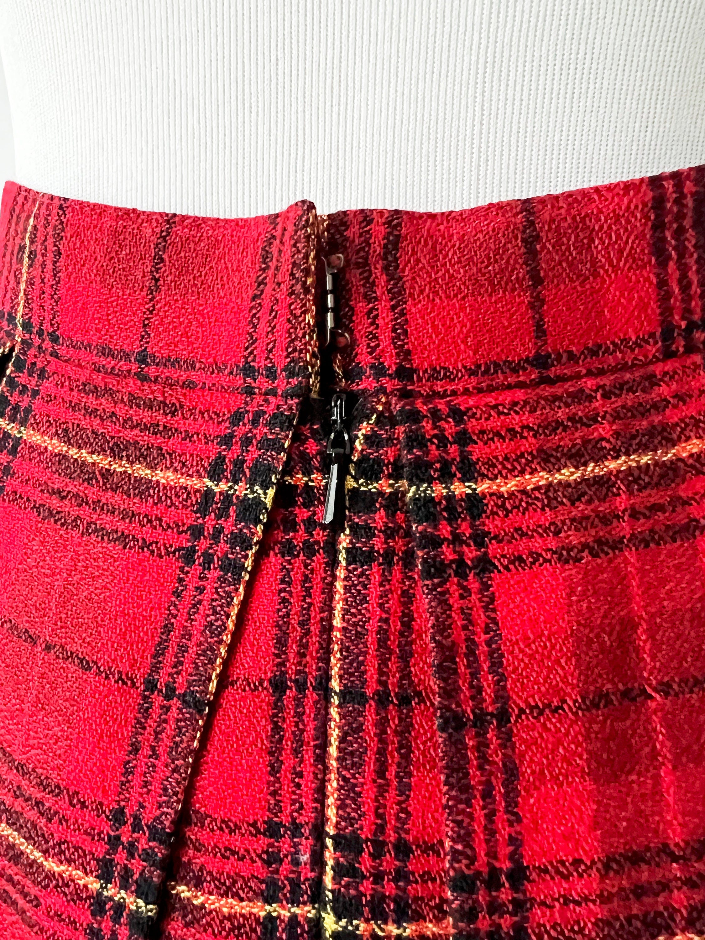 1990s pleated red plaid skirt size 6