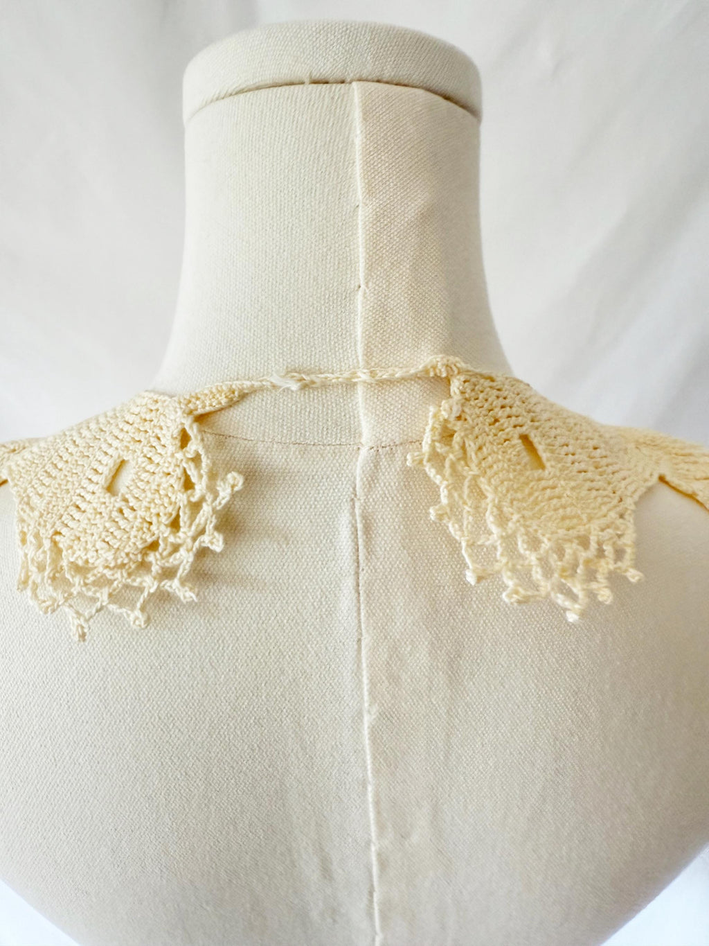 1950's Cotton Creme CROCHET COLLAR