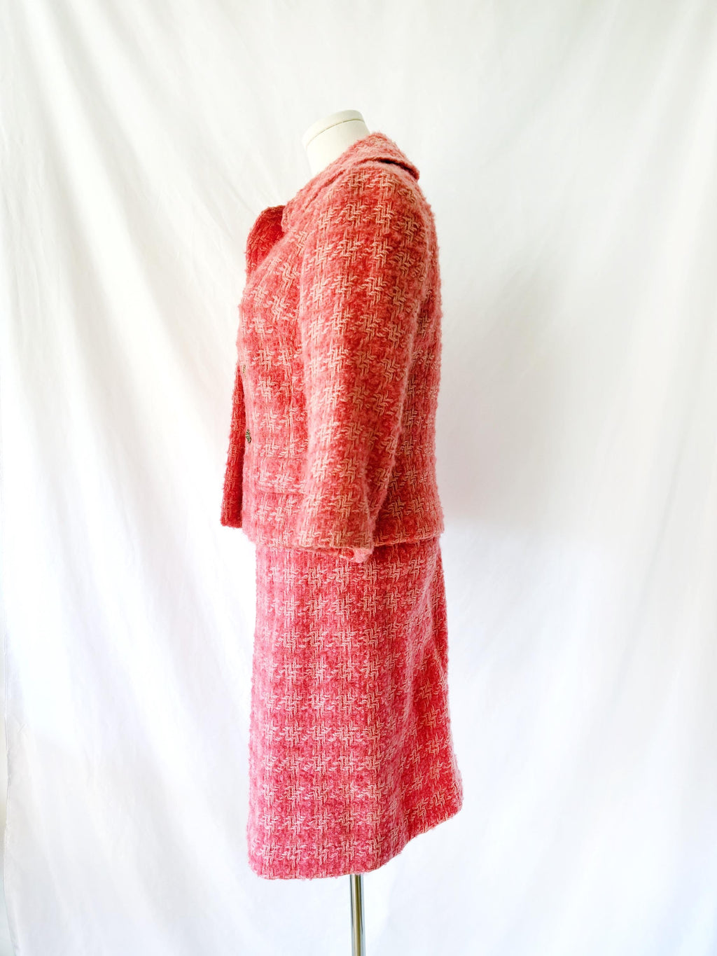 1960s Pink Boucle Wool Tweed Skirt Suit XSmall