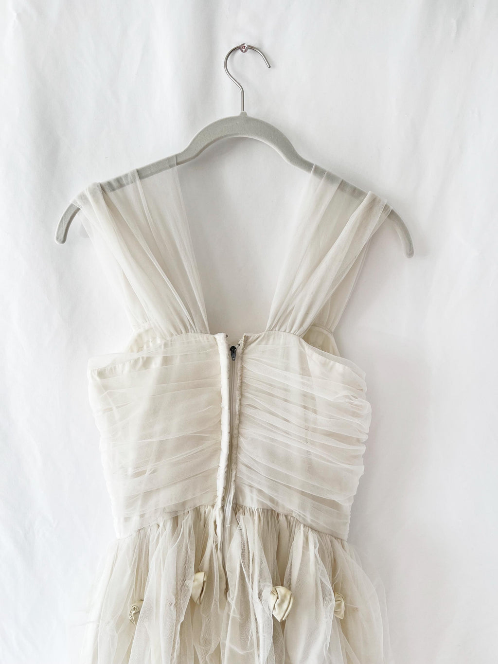 1950s vintage white tulle dress / rosettes / small