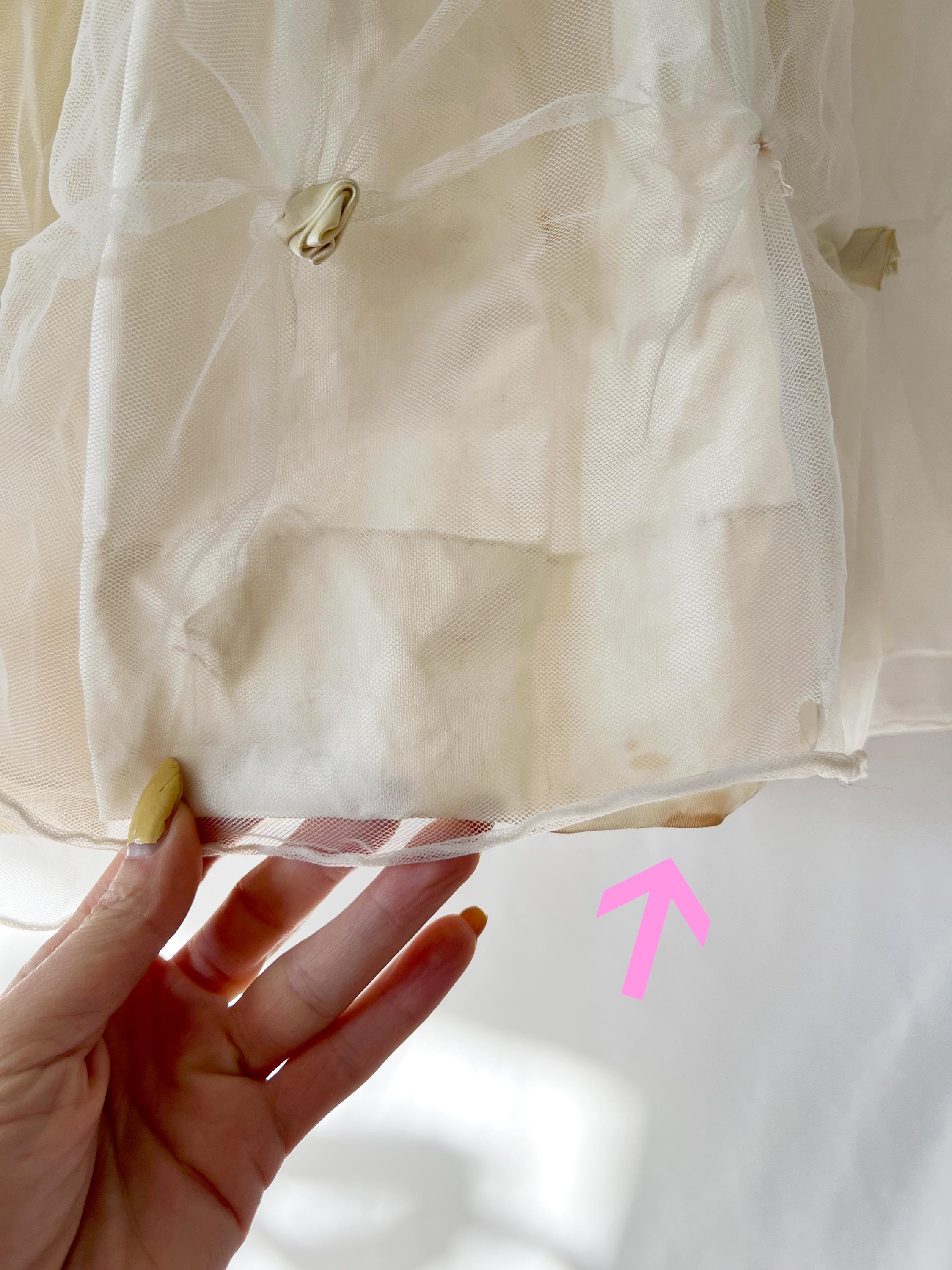 1950s vintage white tulle dress / rosettes / small