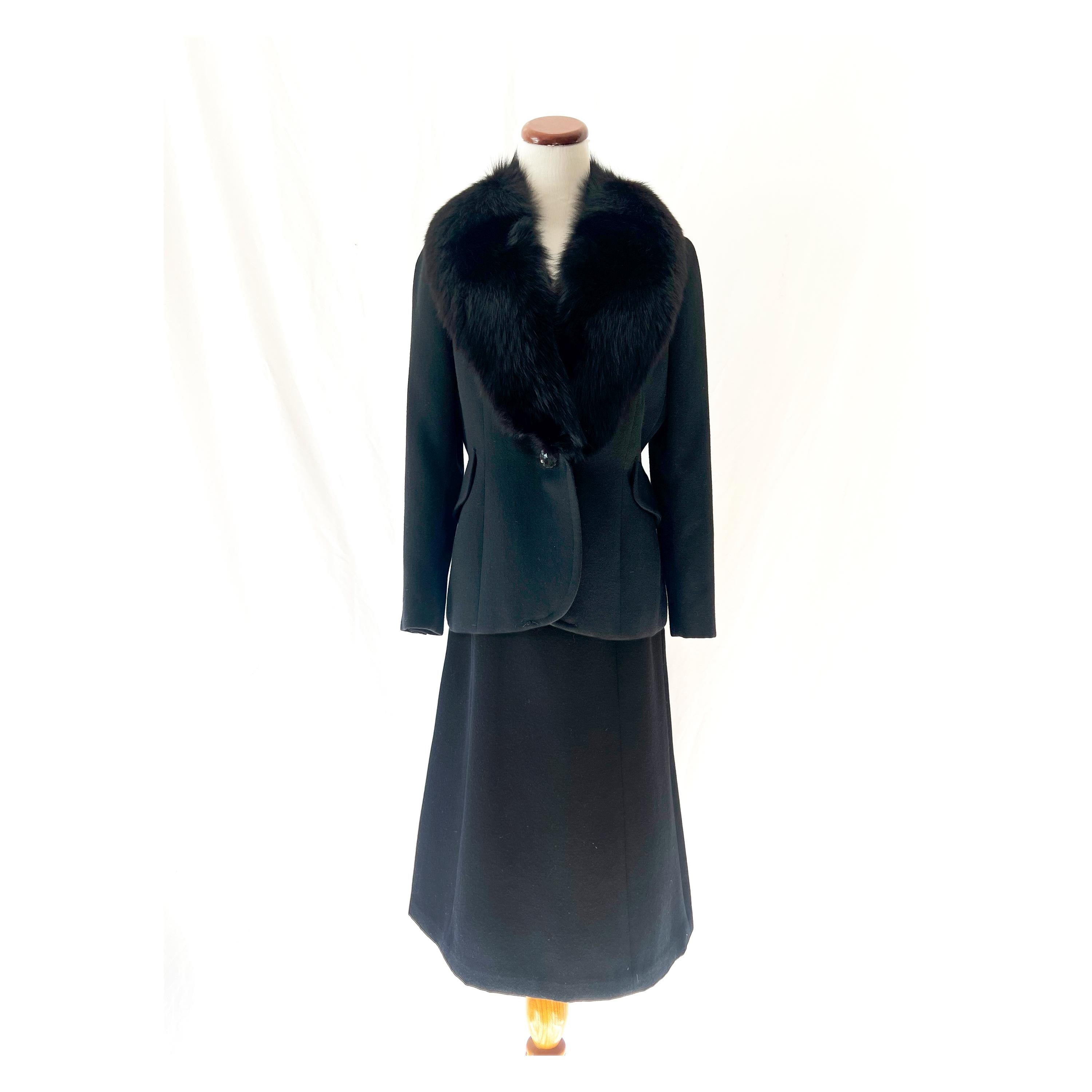 Vintage 1960s Wool Skirt Suit with Fox Fur Collar - Size 8
