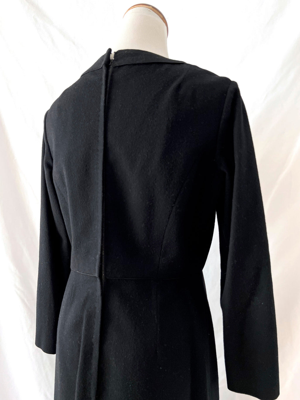 Vntg Black Wool Dress with Lace Collar Size  6