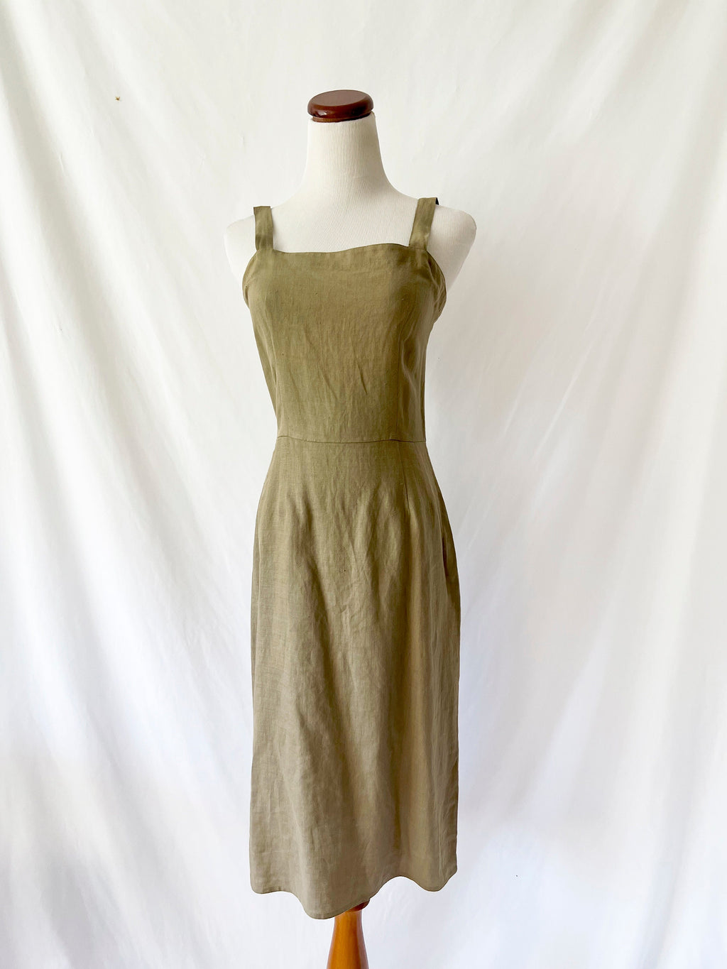 Maggy London by Jeannene Booher / Vintage 1980s fish net top and linen dress small