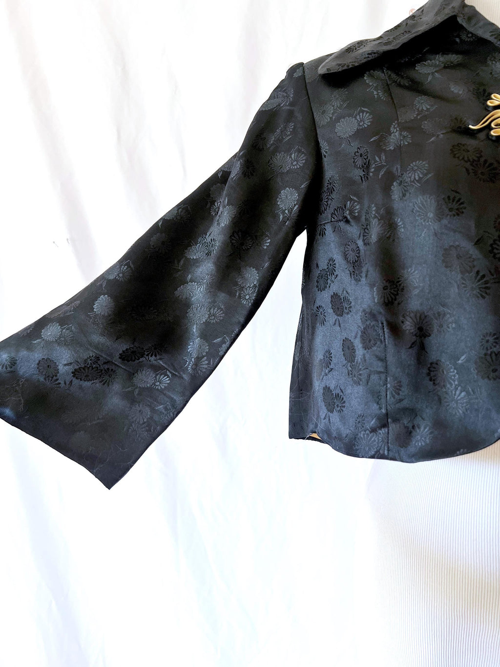 vintage 1940s black silk jacket cropped made in hong kong small
