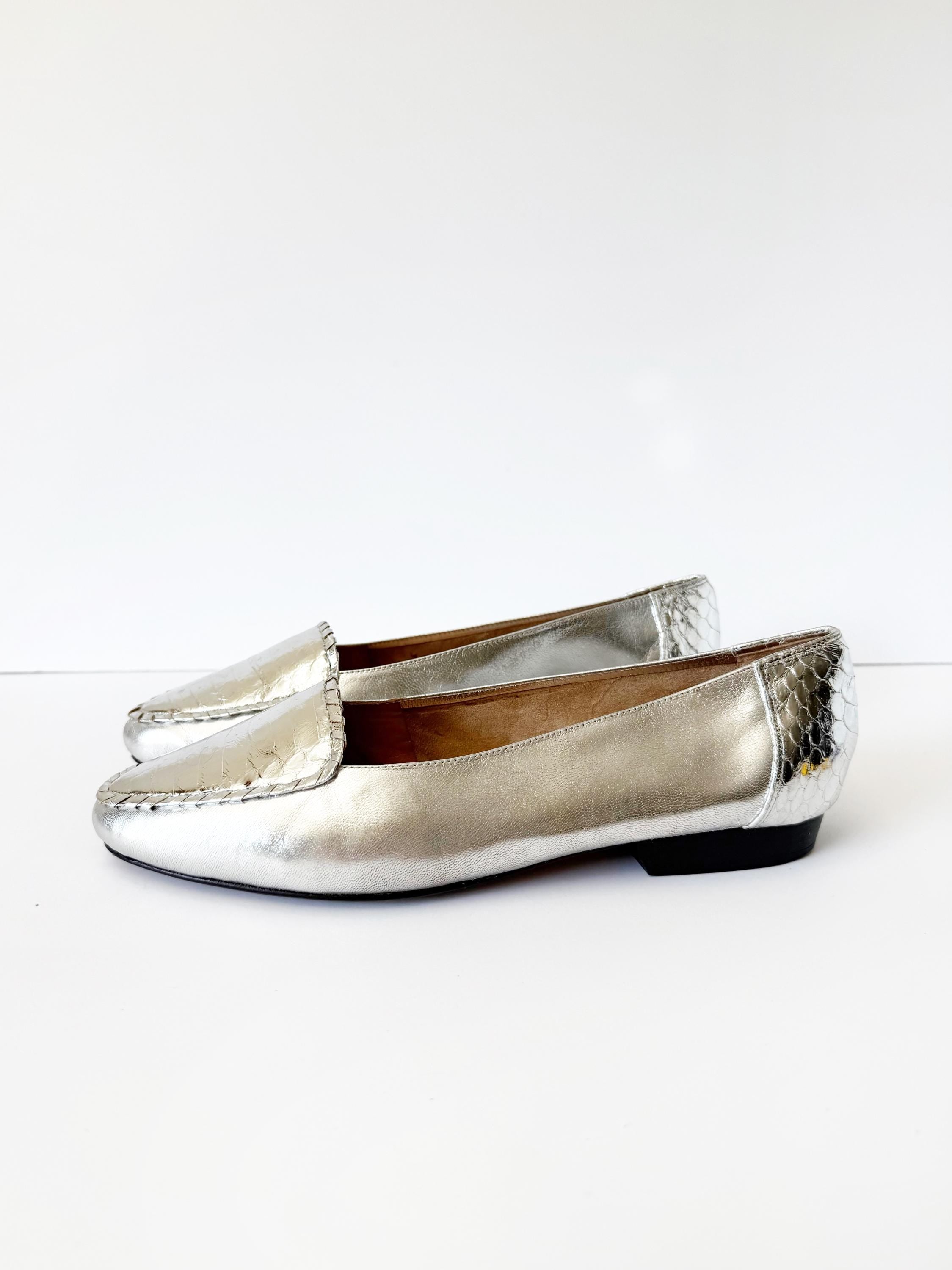 Vintage Silver Leather Loafers - 1980s Metallic Oxfords - Size 9.5 Wide