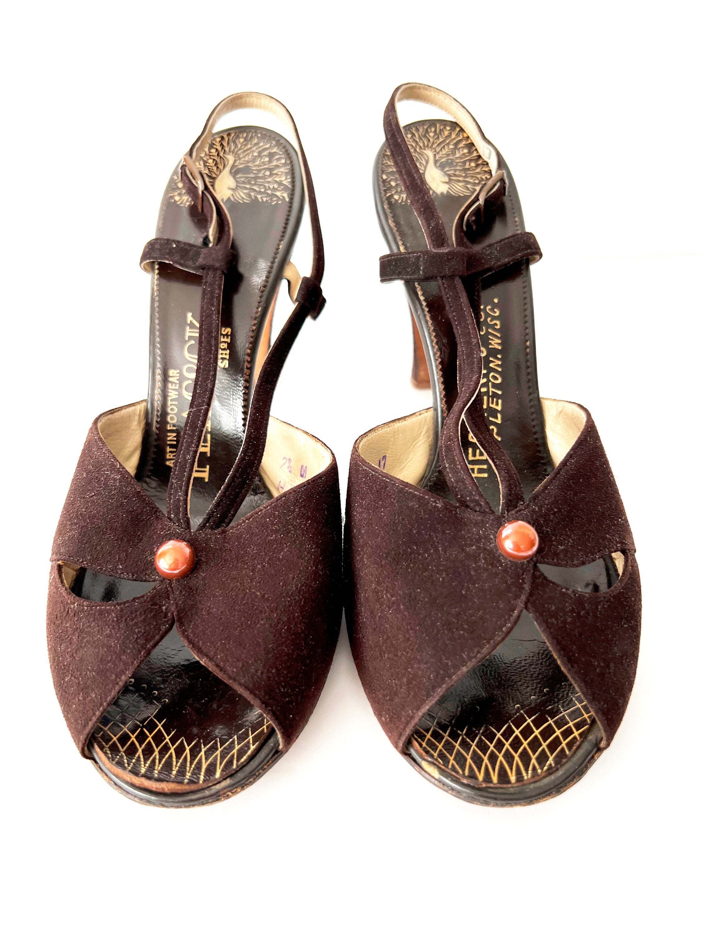 vntg 1960s peep toe t-strap heels  brown velour with original box size 7 1/2