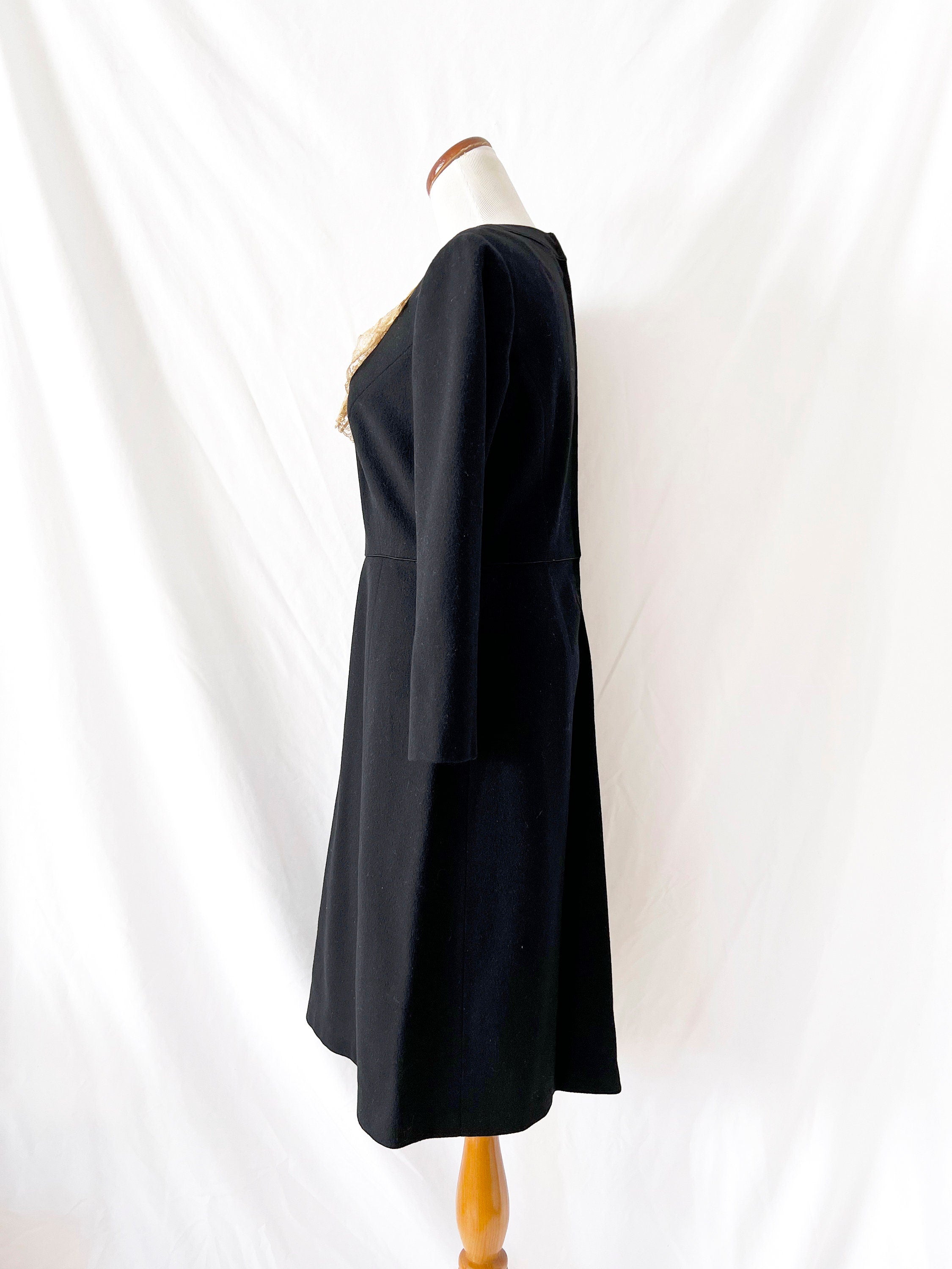 Vntg Black Wool Dress with Lace Collar Size  6