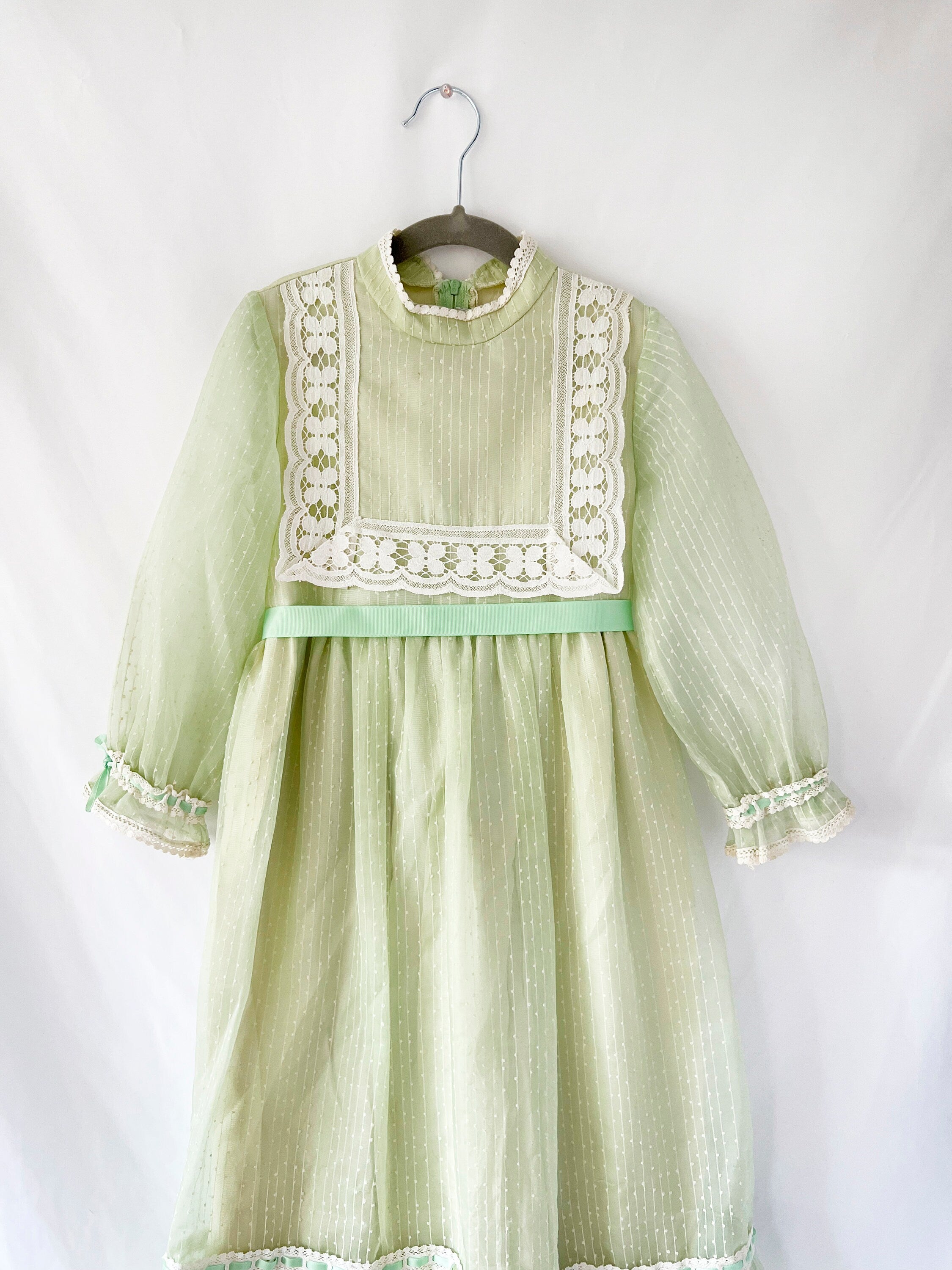 Vintage 70s Gunne Sax Dress: Girls Size 5 Mint Green Lace Trim