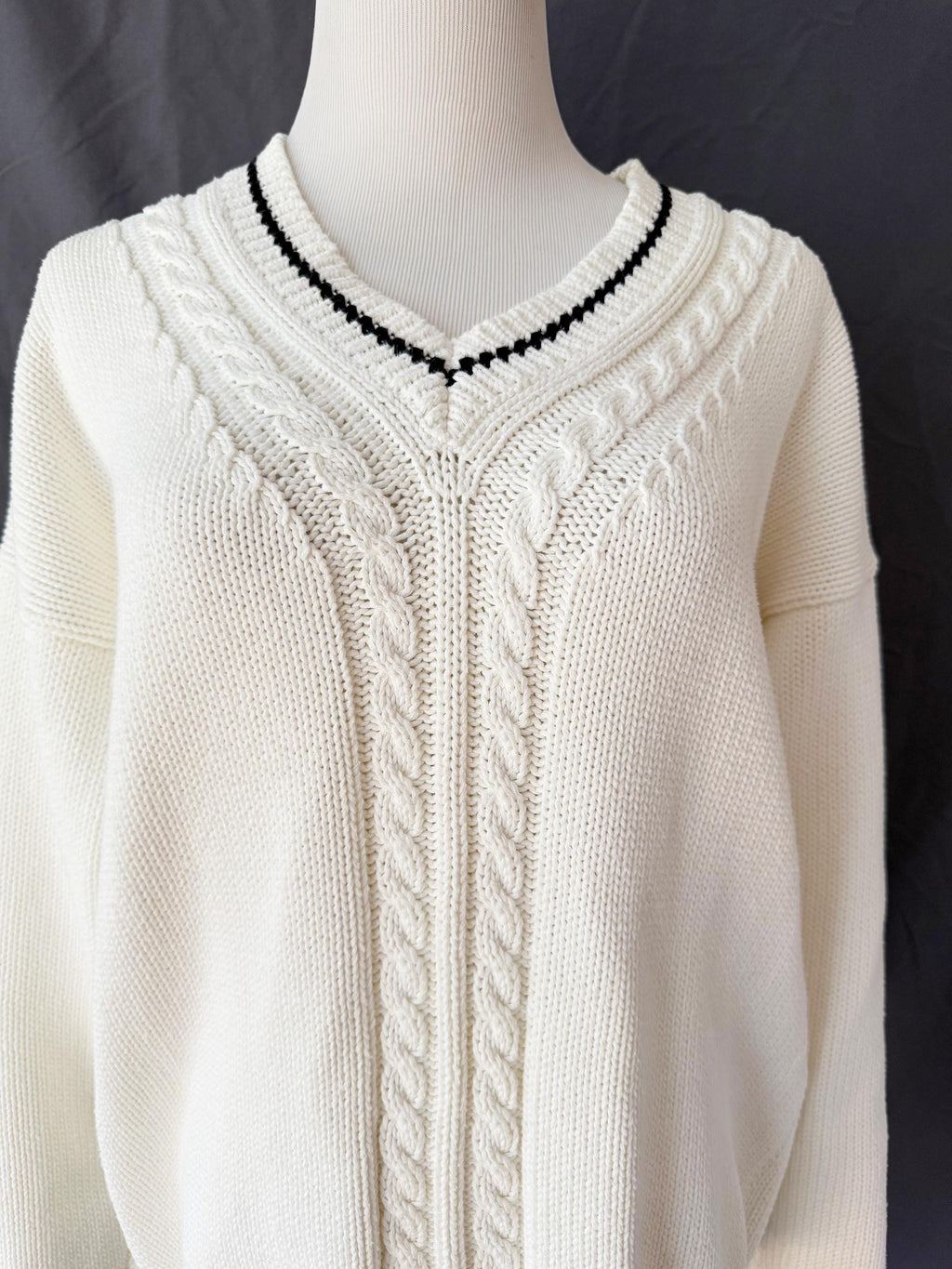 V-Neck Gap Cable Knit Cotton Sweater M