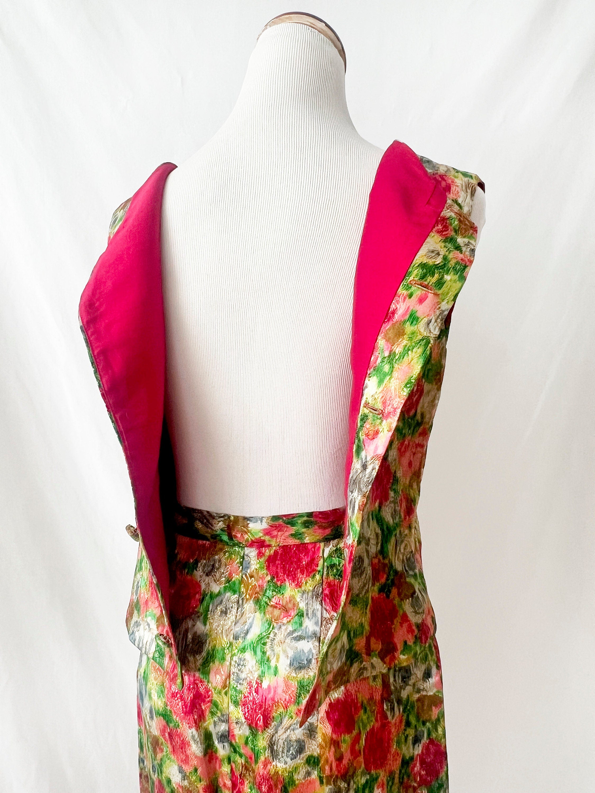 Vntg 60s Floral Skirt Set Gold and Red Roses Sleeveless Spring  / size 4