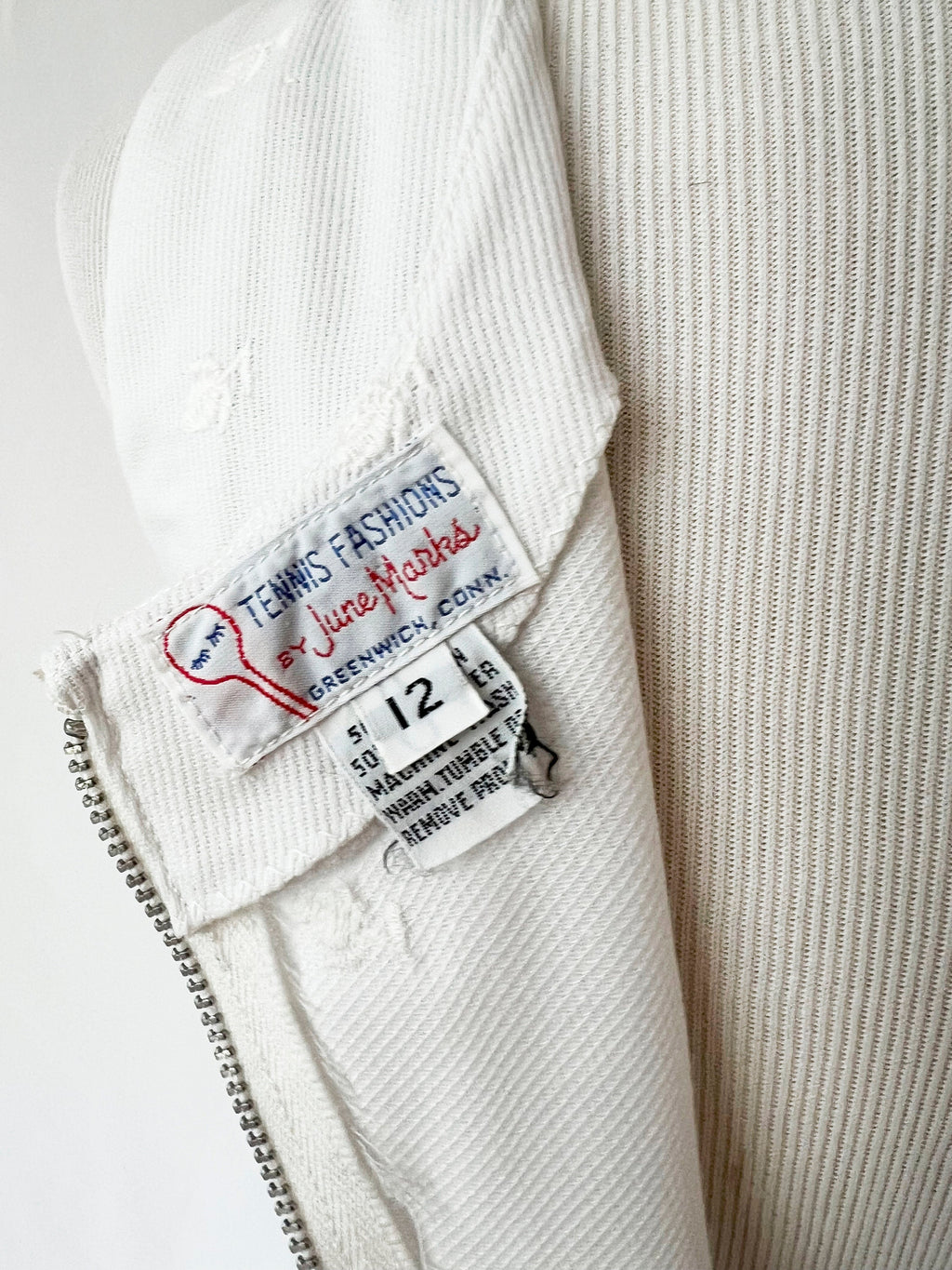 june marks / vintage 1960s white  tennis dress / embroidered flowers /  large