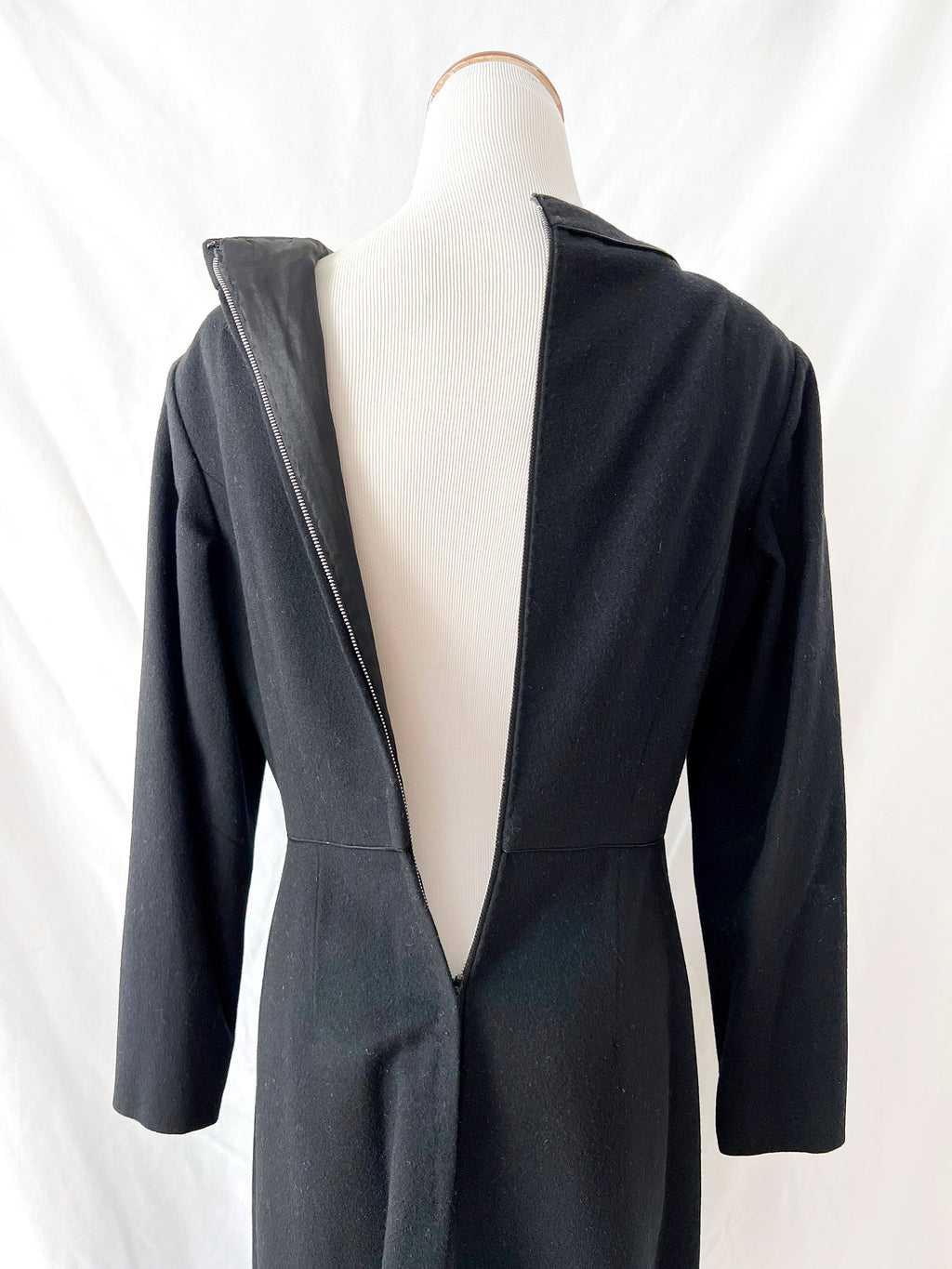 Vntg Black Wool Dress with Lace Collar Size  6