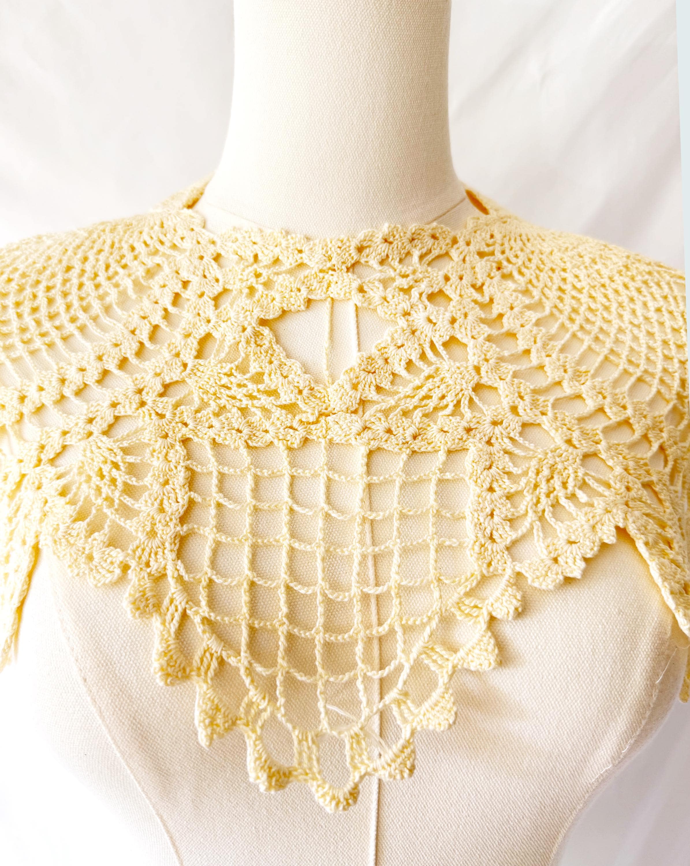 1950's Cotton Creme CROCHET COLLAR