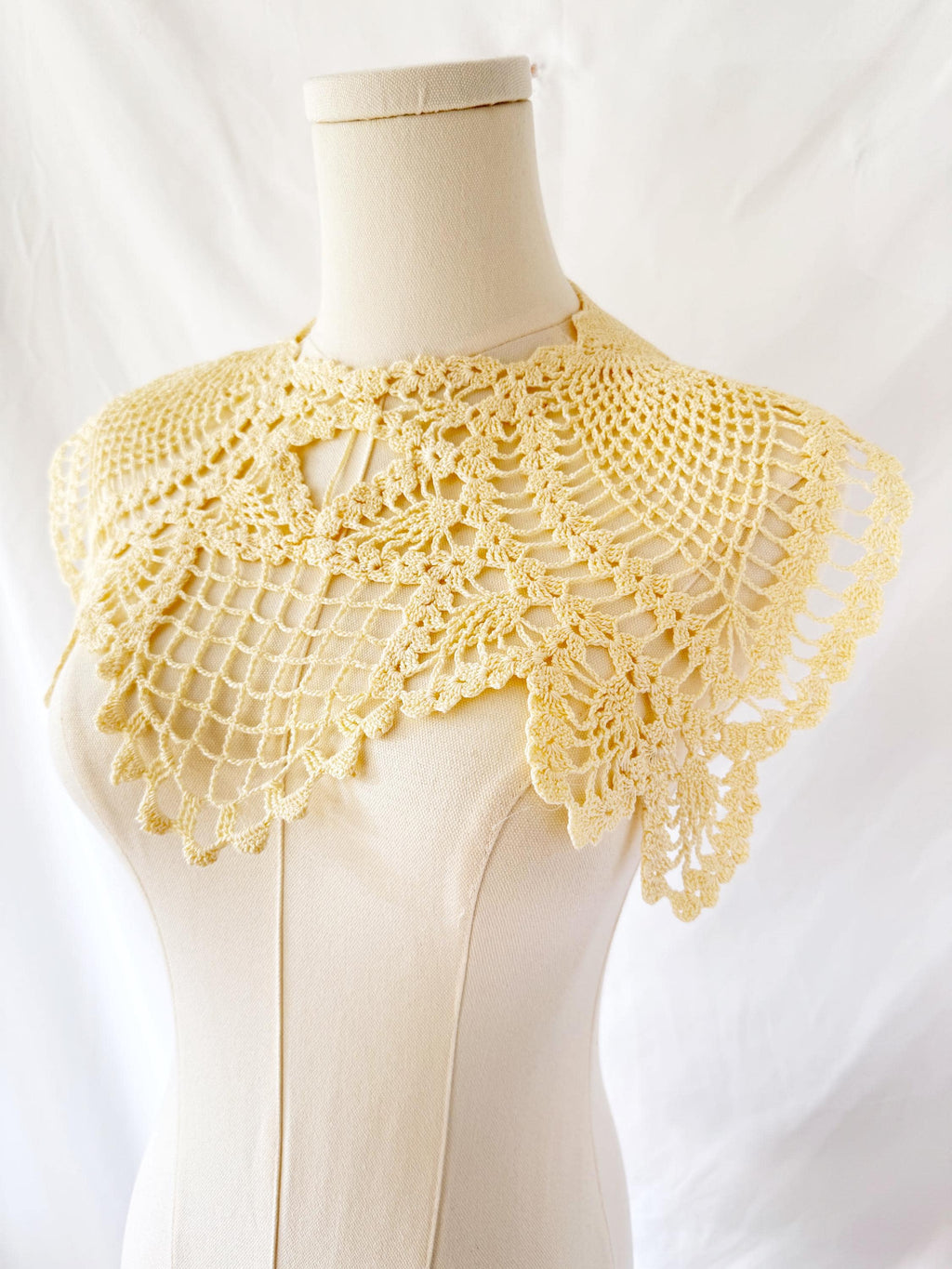 1950's Cotton Creme CROCHET COLLAR