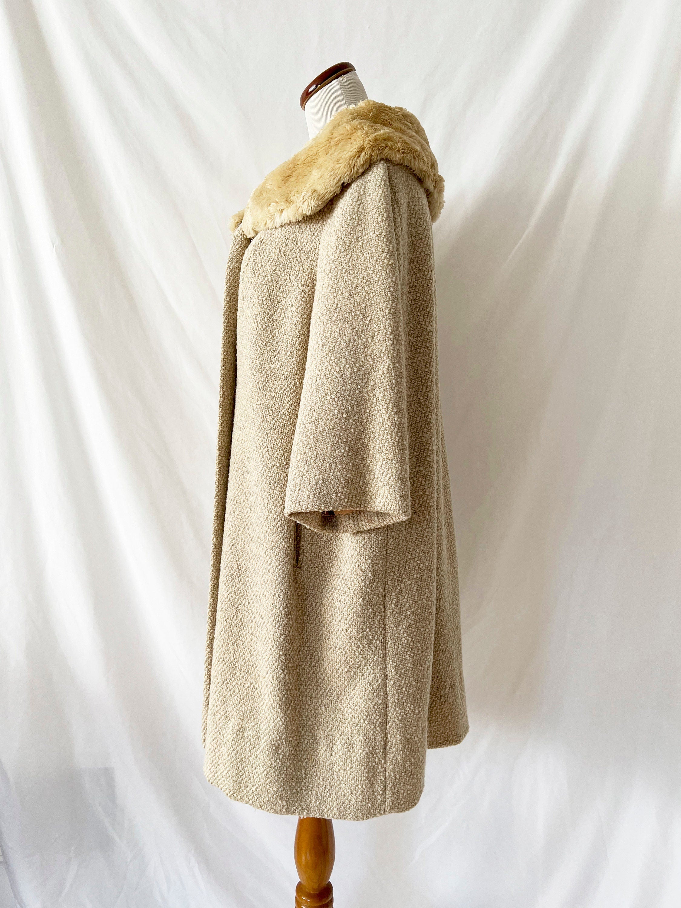 Vintage 1960s Swing Coat, Big Buttons, Retro Mod 60s Winter Jacket, Medium