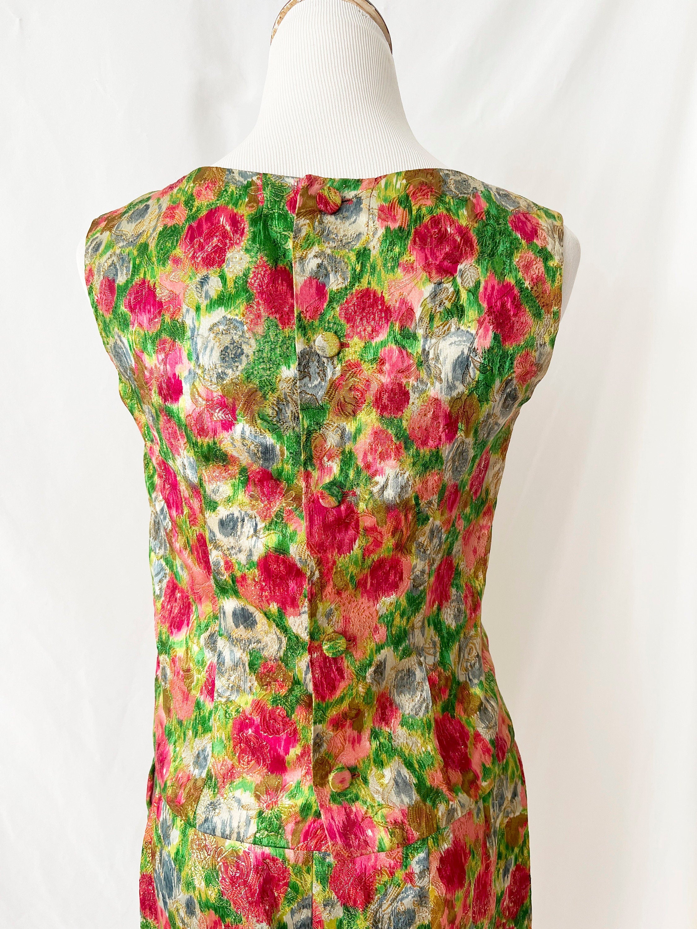 Vntg 60s Floral Skirt Set Gold and Red Roses Sleeveless Spring  / size 4