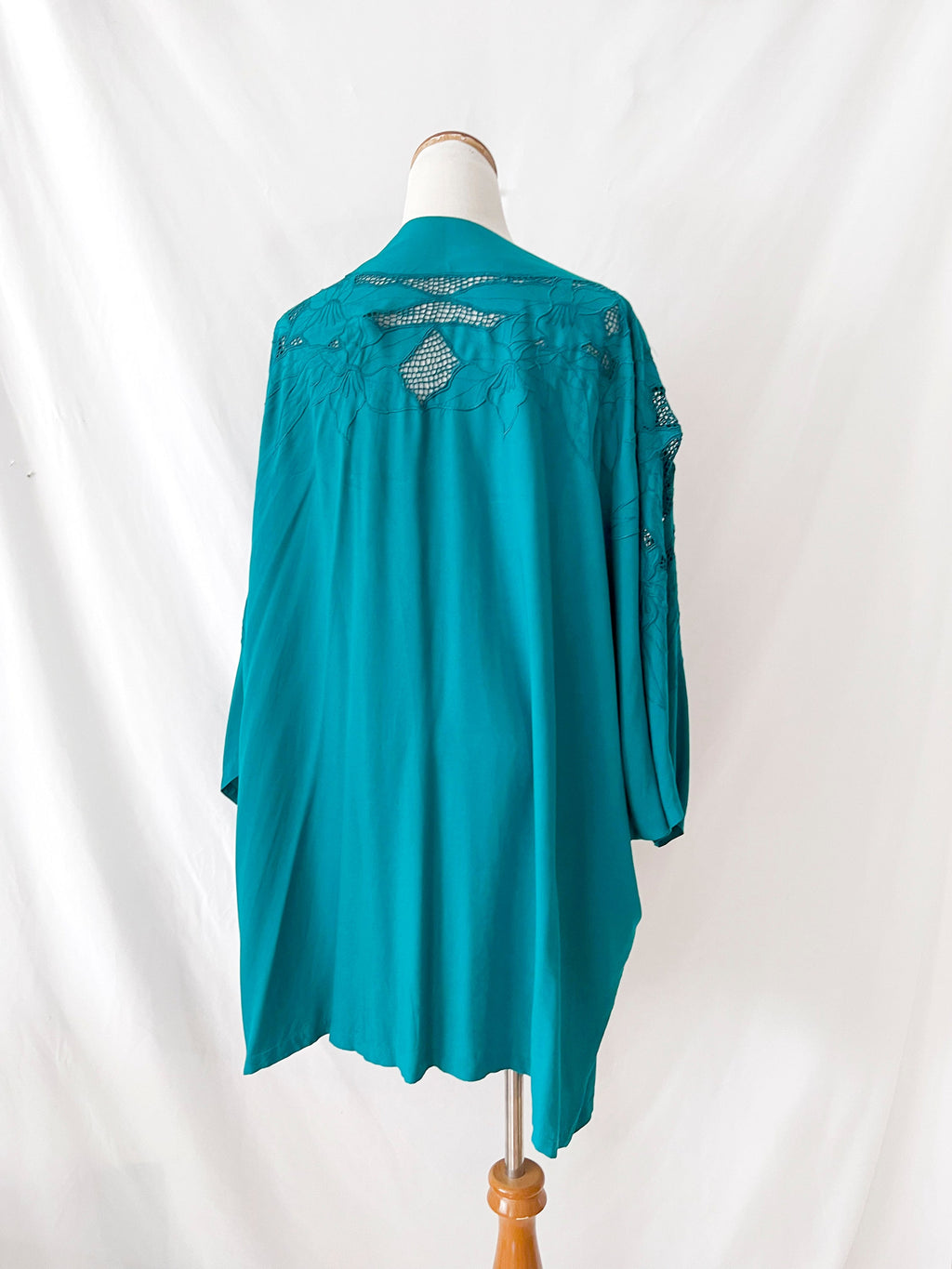 vintage 1980s cut out cardigan rayon hibiscus shawl kimono large  xlarge