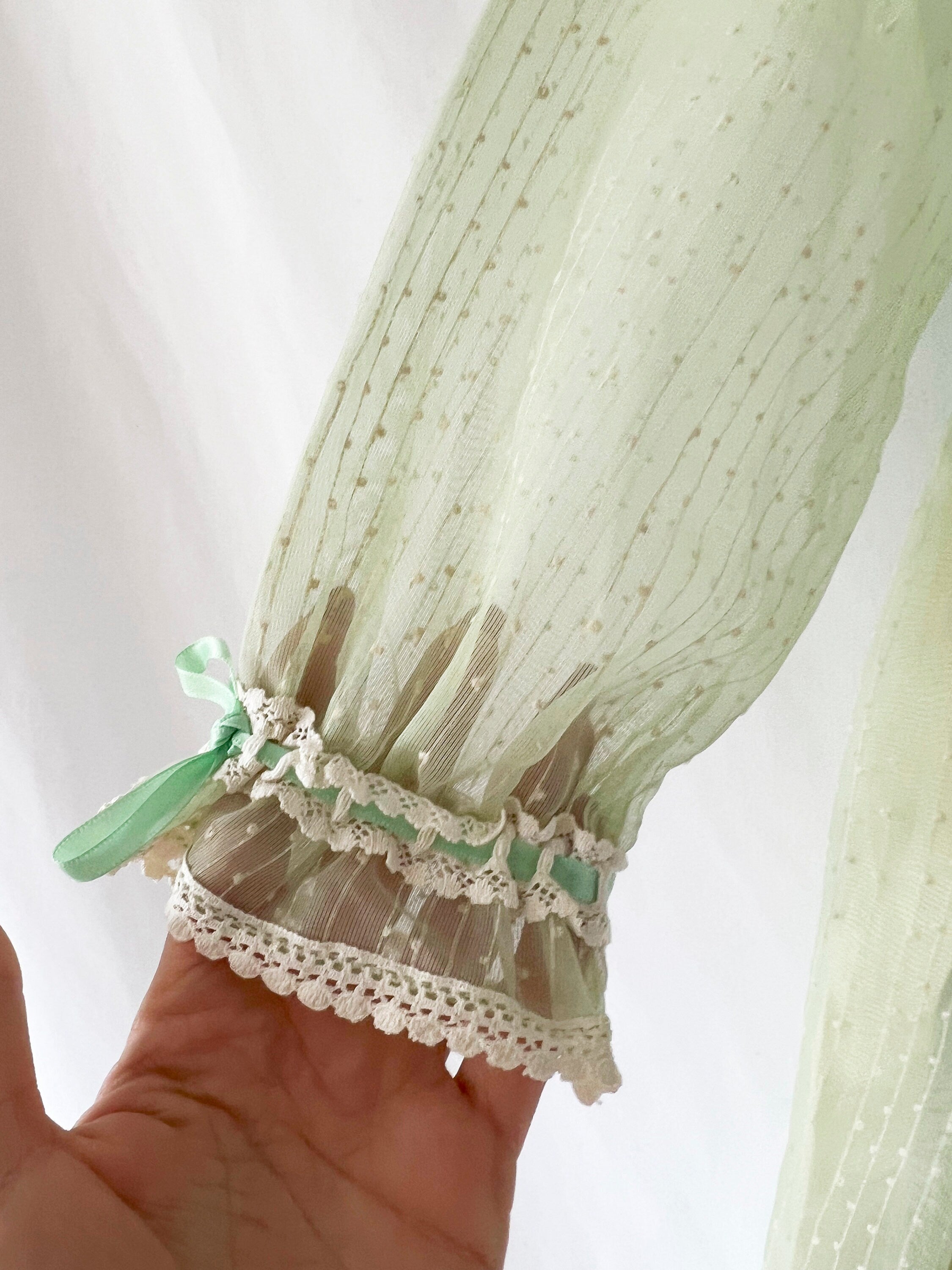 Vintage 70s Gunne Sax Dress: Girls Size 5 Mint Green Lace Trim