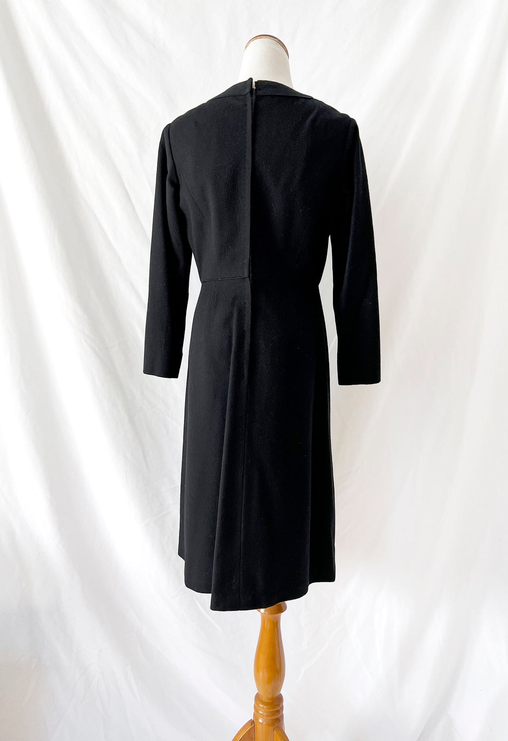 Vntg Black Wool Dress with Lace Collar Size  6
