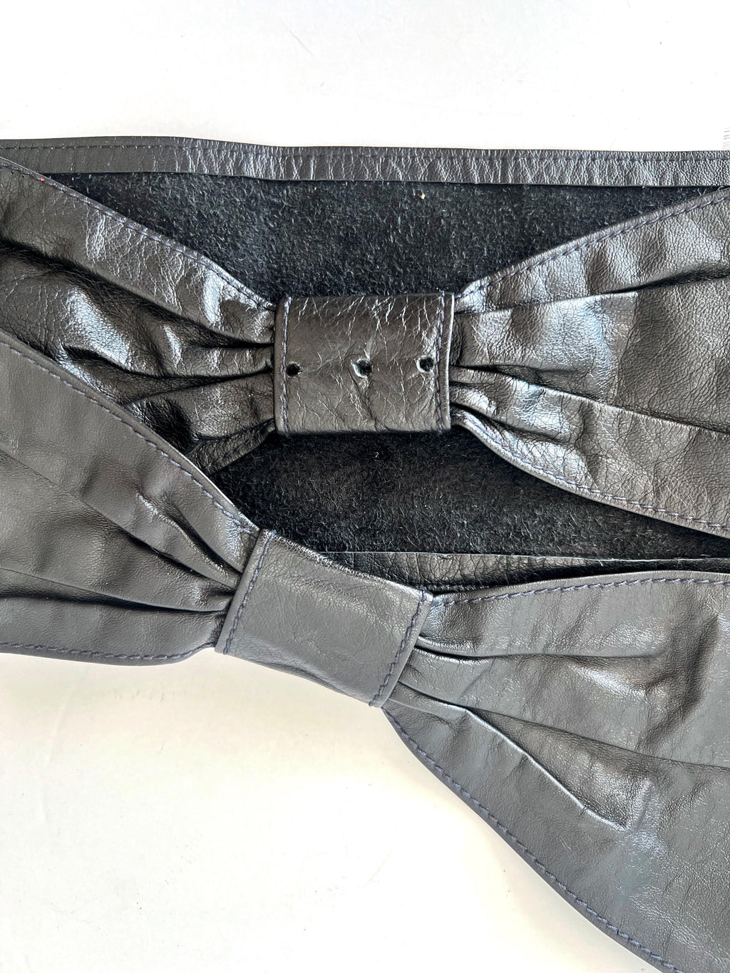 black leather bow belt medium / large