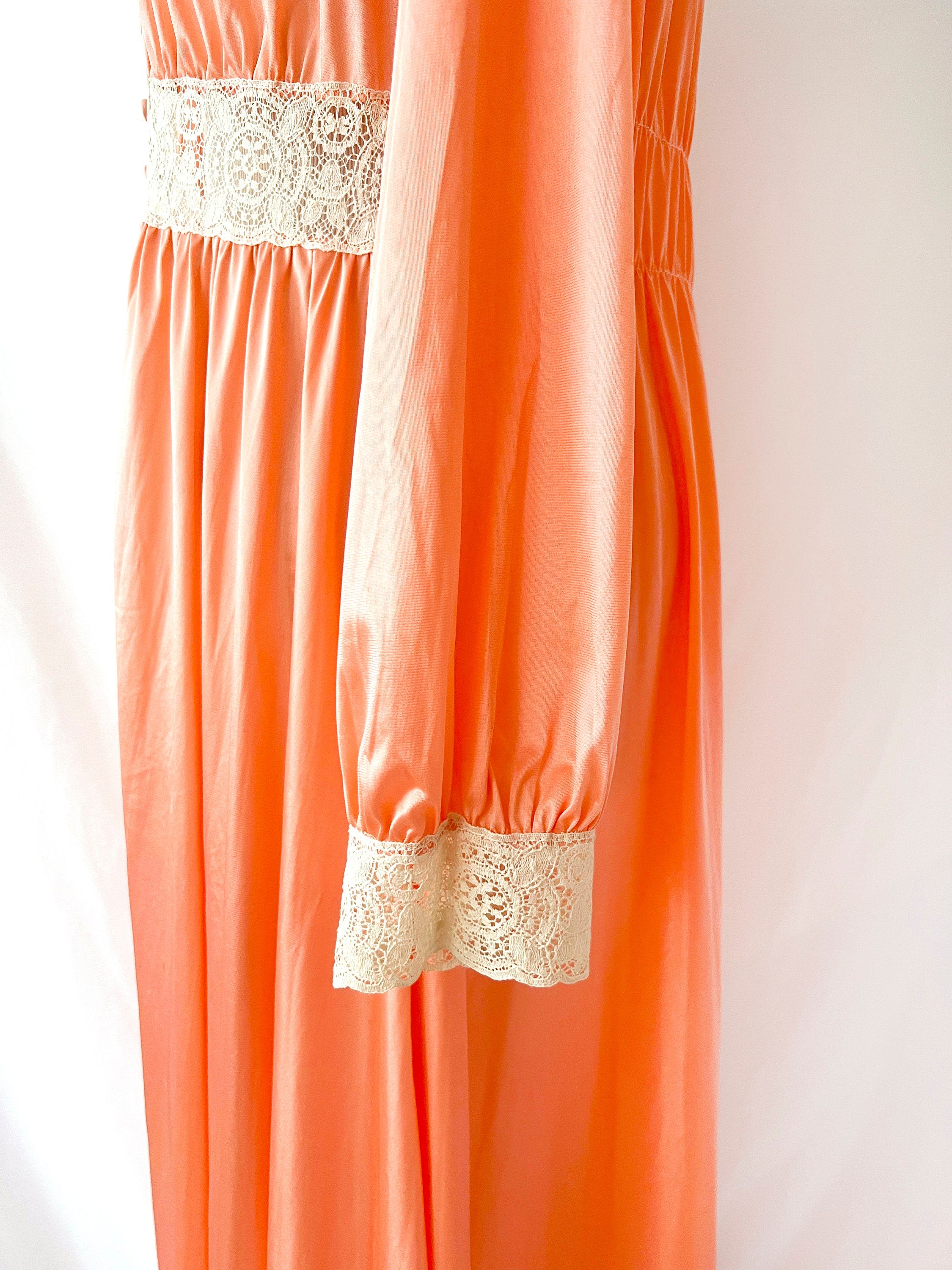 miss elaine 1970s vintage pegninoir robe sexy long house dress  medium