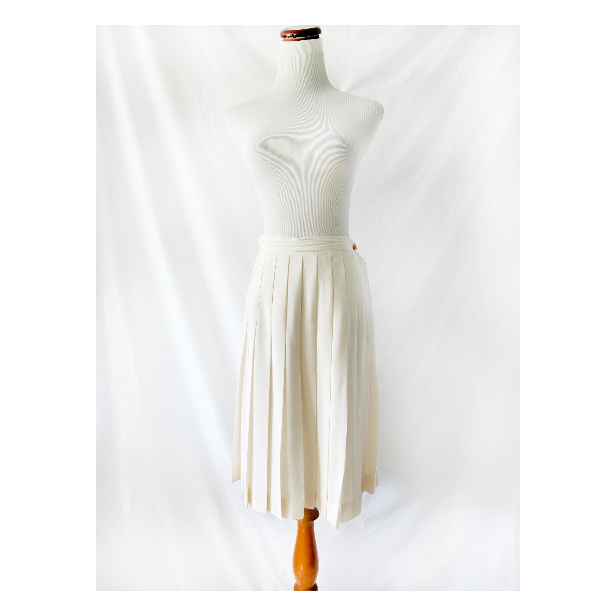White Pleated Silk Skirt Mila Schon 27 waist