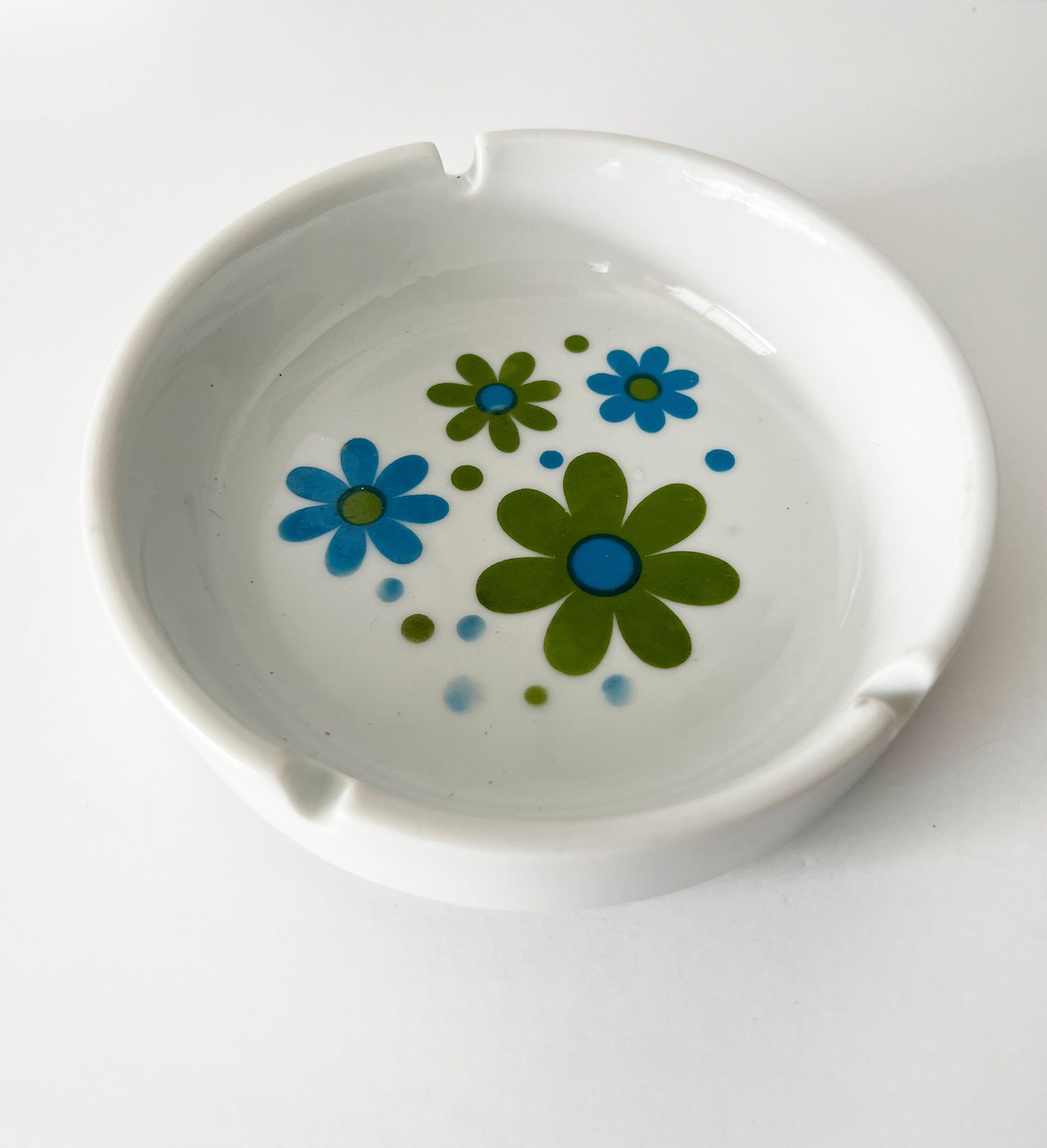 vintage 70s ashtray flower power